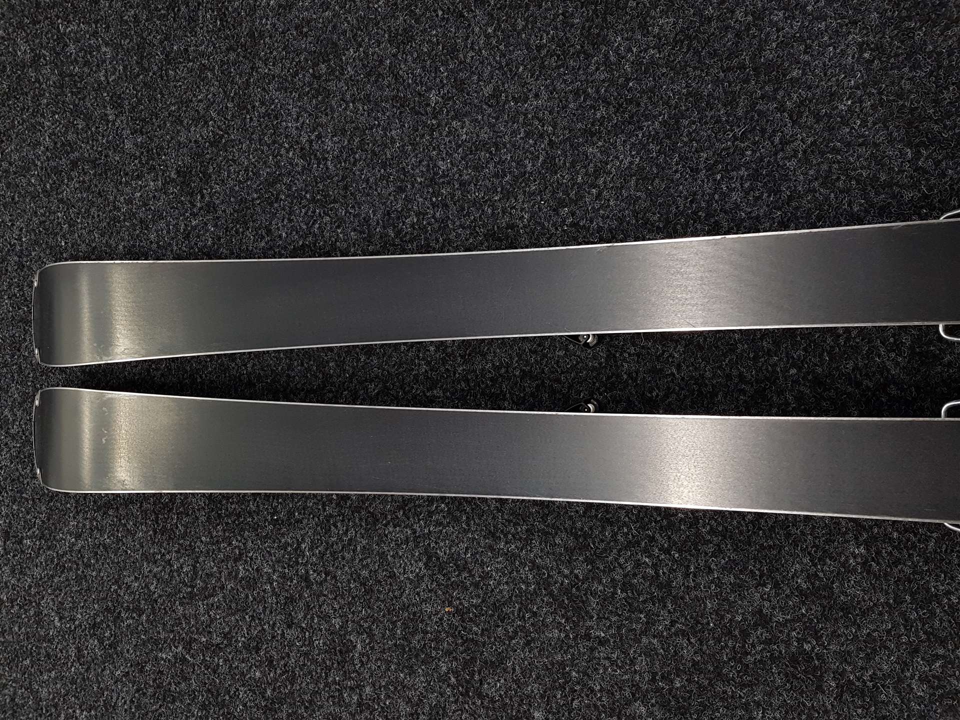 Skis SALOMON Max d'occasion + fixations Salomon M10