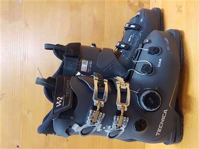 Clăpari de schi second-hand TECNICA 85 HV W2