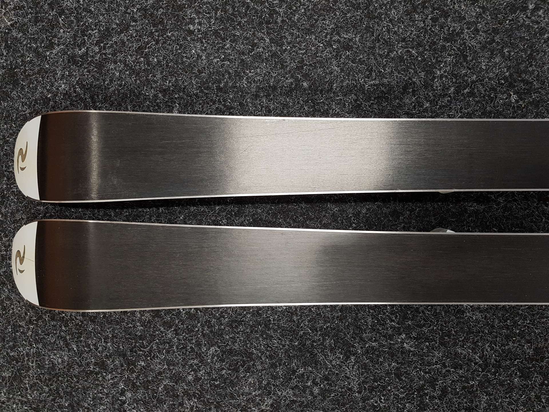 Schiuri pentru copii second-hand ROSSIGNOL Comp9j + legături Rossignol Comp 7.5