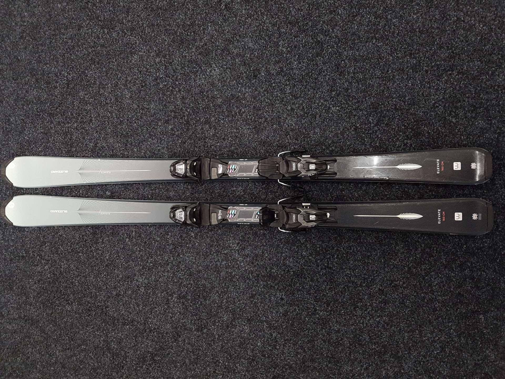 Gebrauchte BLIZZARD Elevate RTX Skier + Marker TLT 10 Bindungen