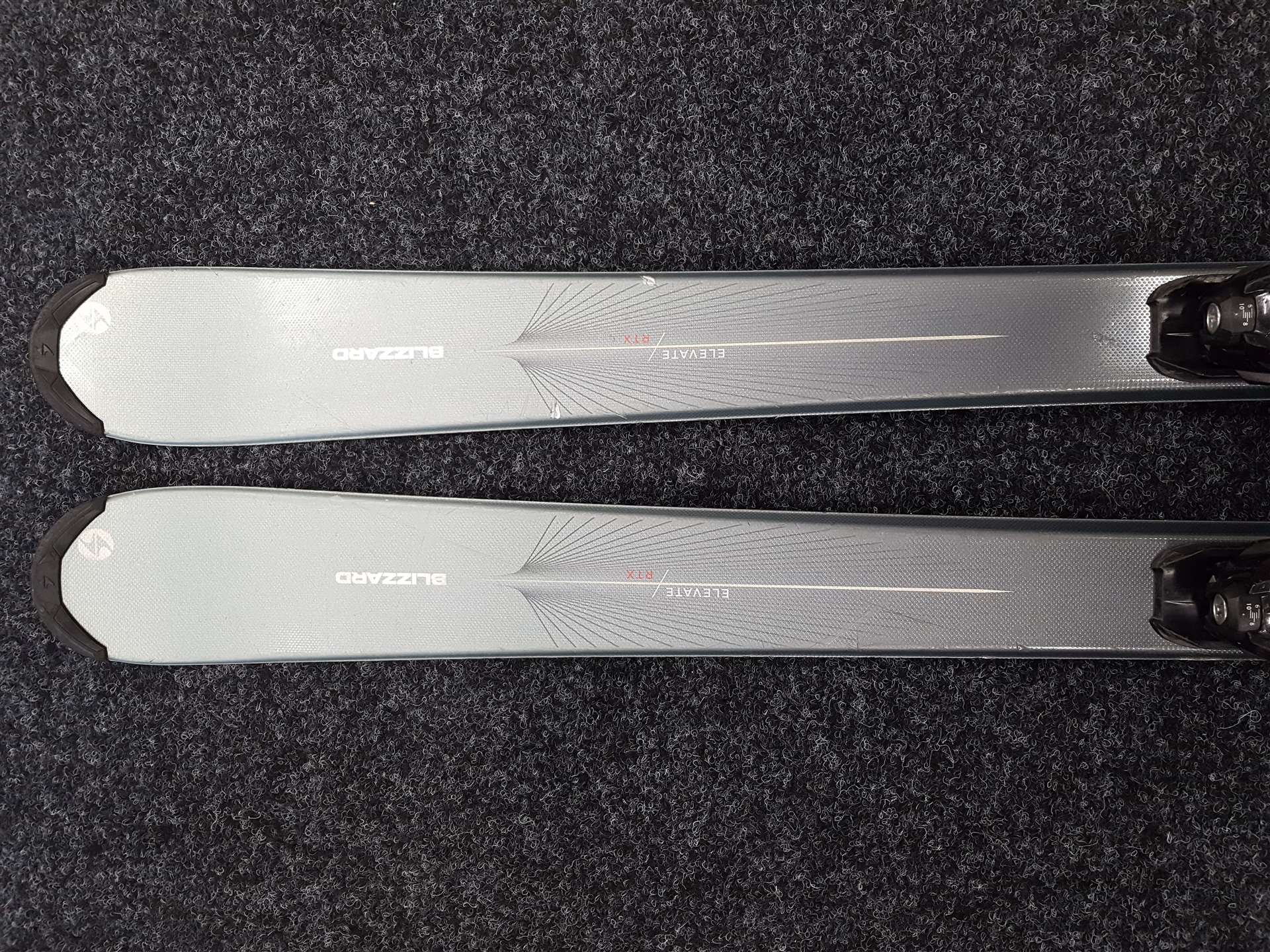Gebrauchte BLIZZARD Elevate RTX Skier + Marker TLT 10 Bindungen