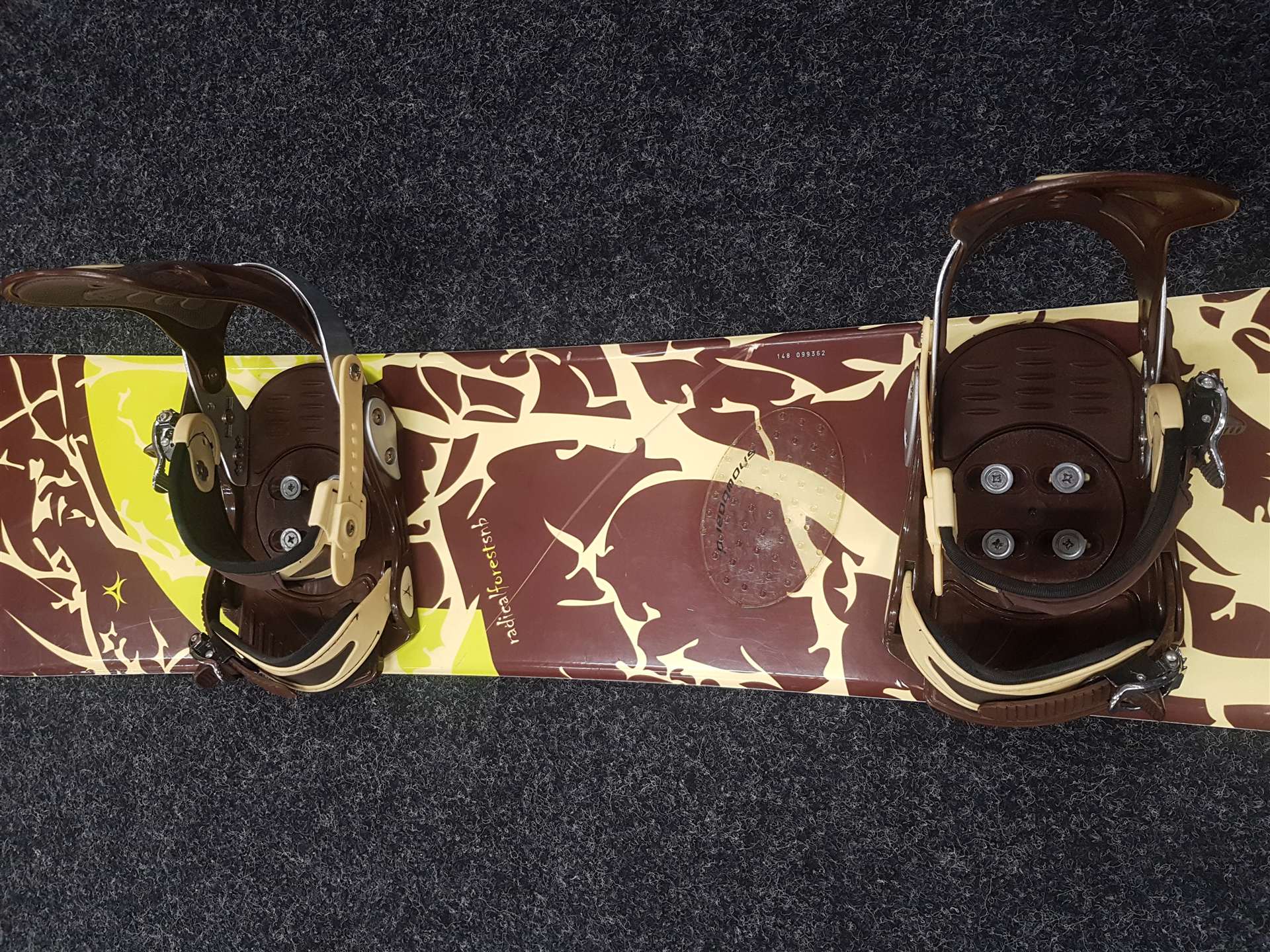 Używana deska snowboardowa RADICAL Forest + wiązania Radical rozmiar L