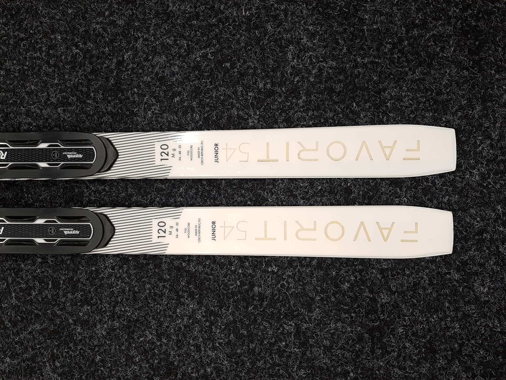 Skis de fond SPORTEN Favorit 54 JR + fixations NNN Rottefella d'occasion