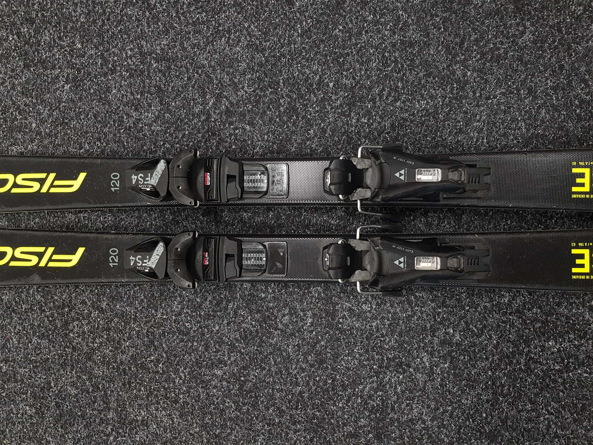 Gebrauchte FISCHER Race Kinderski + Fischer FS 4 Bindungen