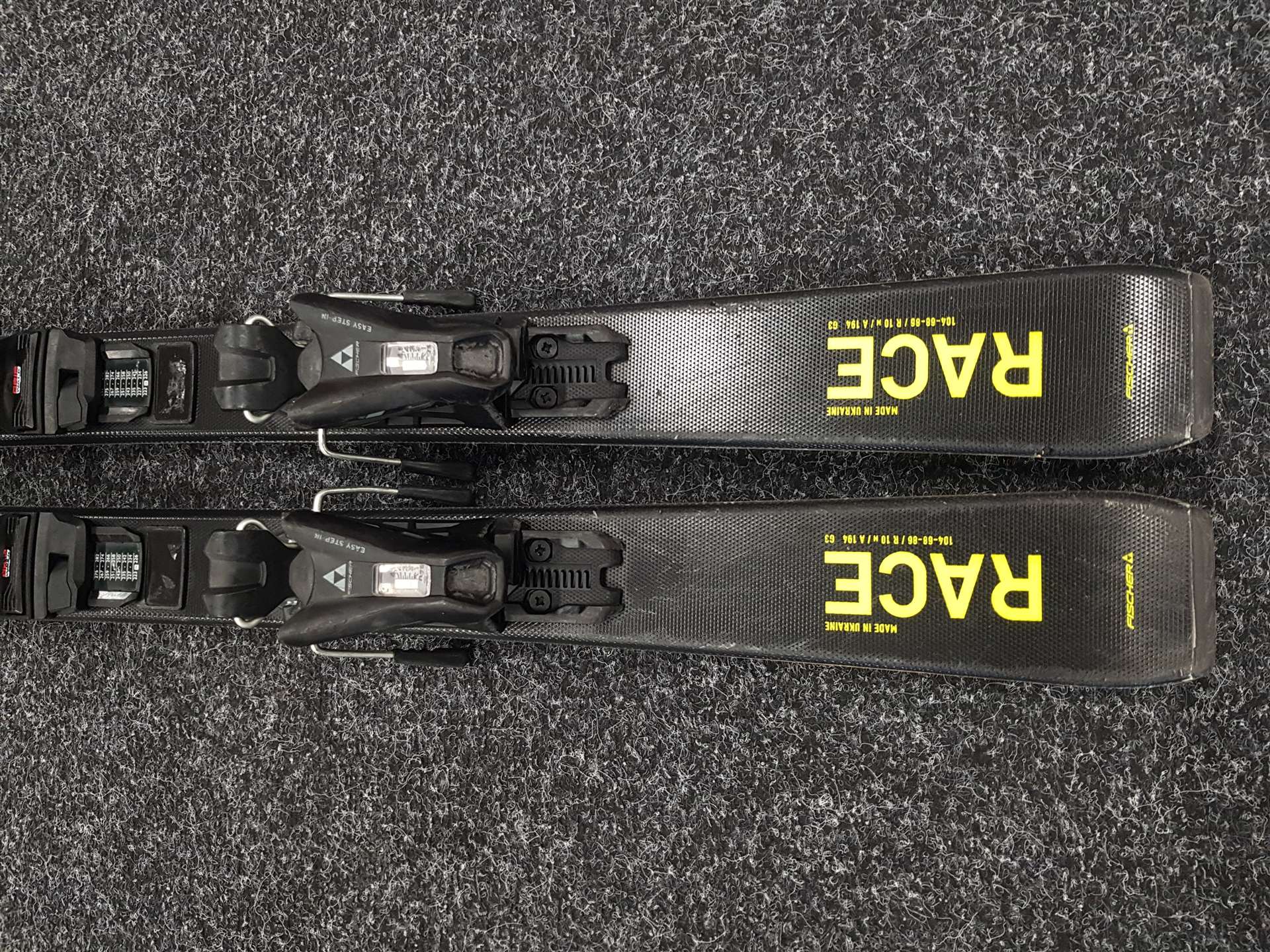 Gebrauchte FISCHER Race Kinderski + Fischer FS 4 Bindungen