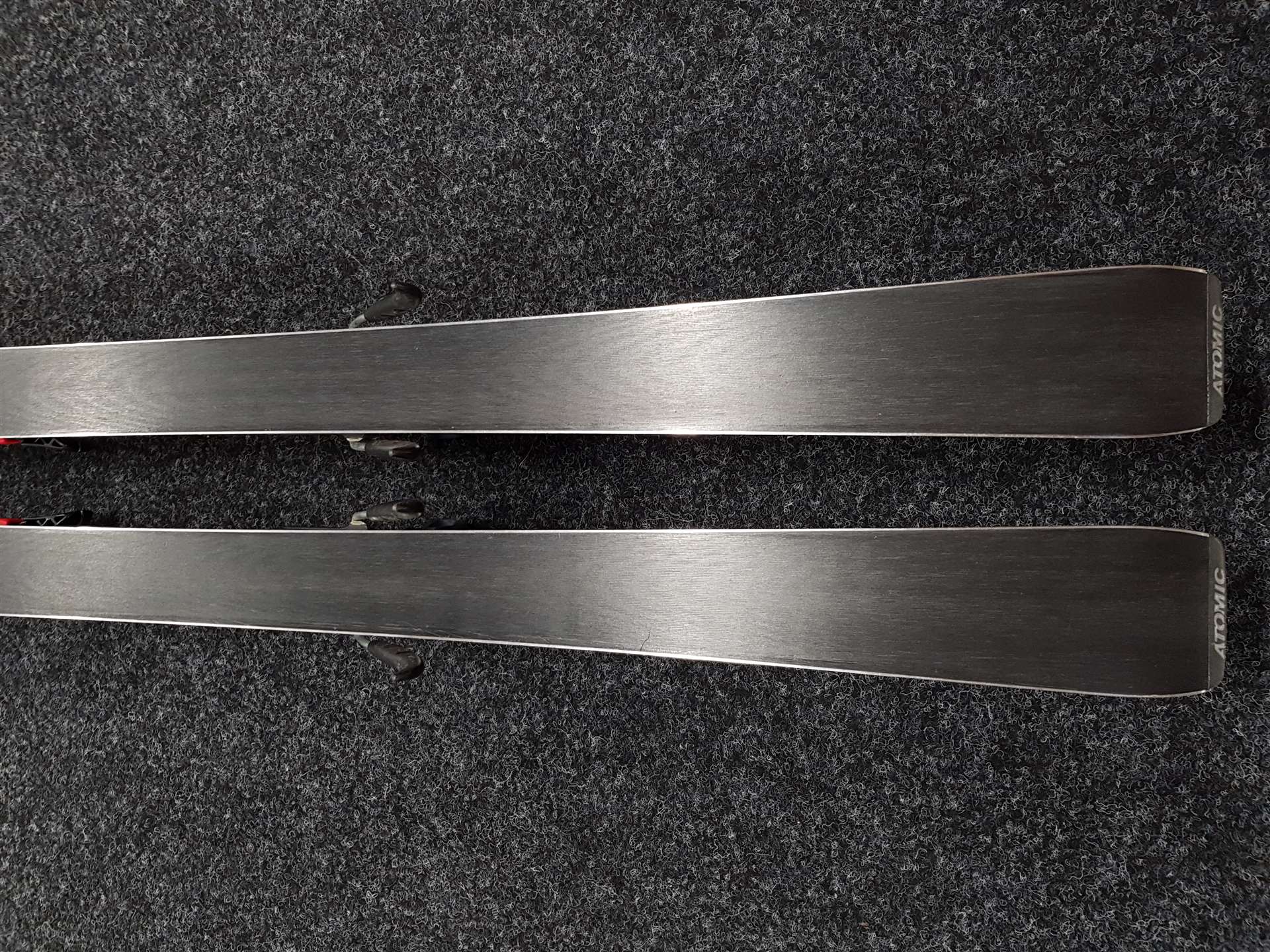 Použité lyže ATOMIC GS 11 + viazanie Atomic 10