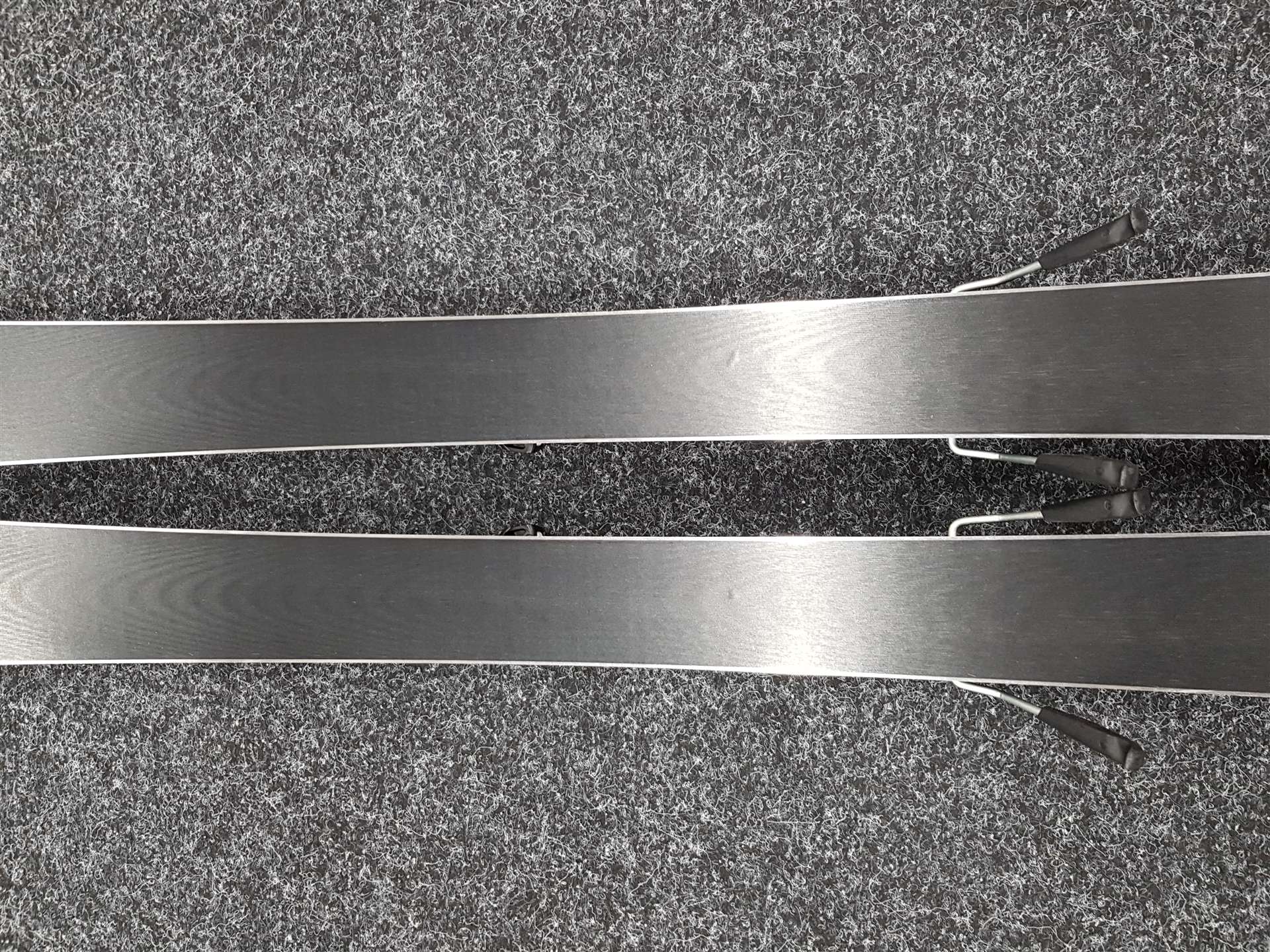 Sci HEAD Pure Joy usati + attacchi Head Nine (9 DIN)