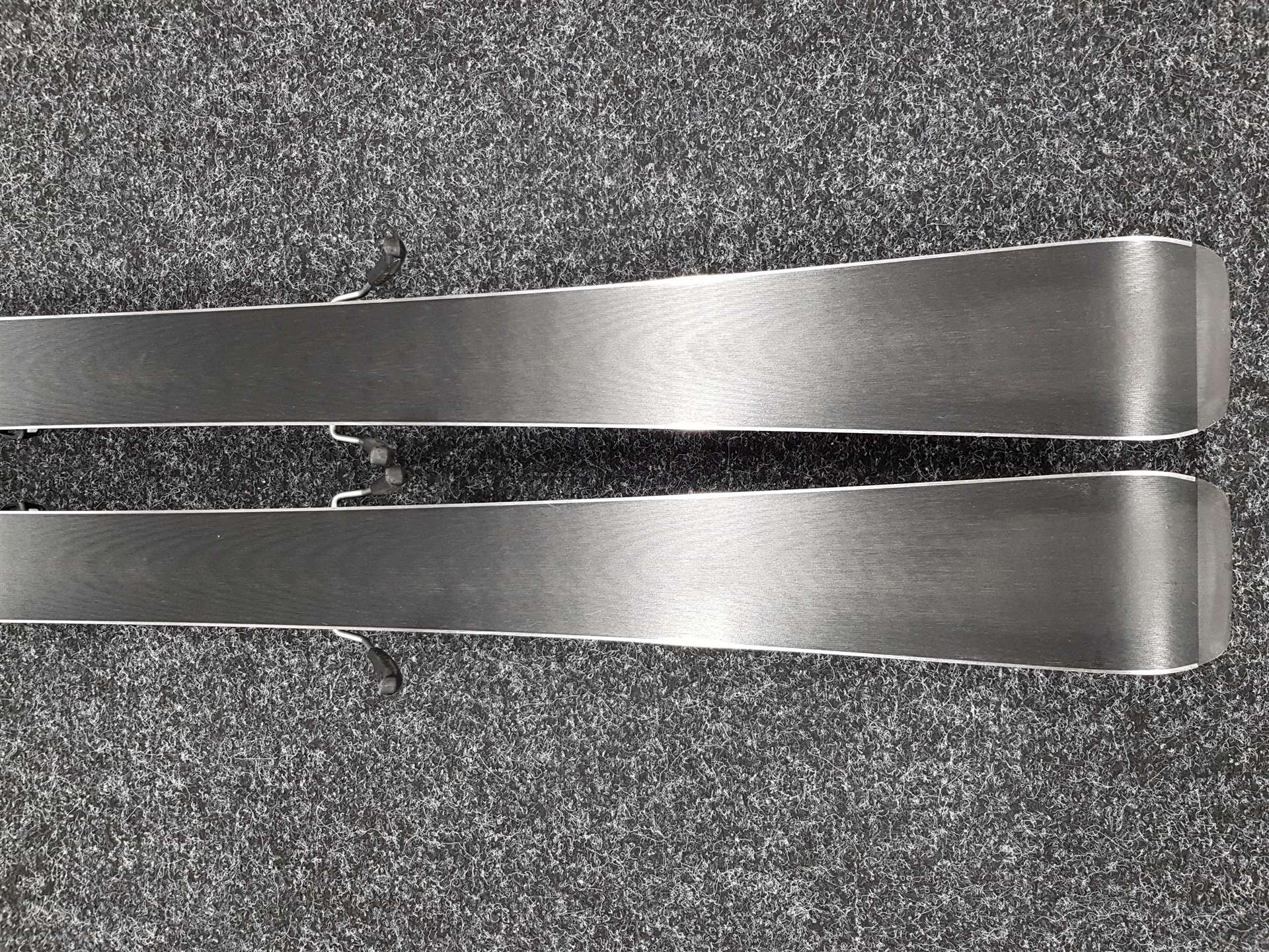 Sci HEAD Pure Joy usati + attacchi Head Nine (9 DIN)