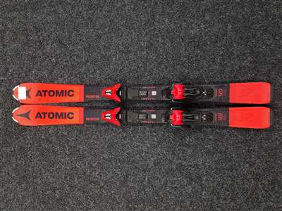 Rabljene otroške smuči ATOMIC Redster J2 + vezi Atomic C5