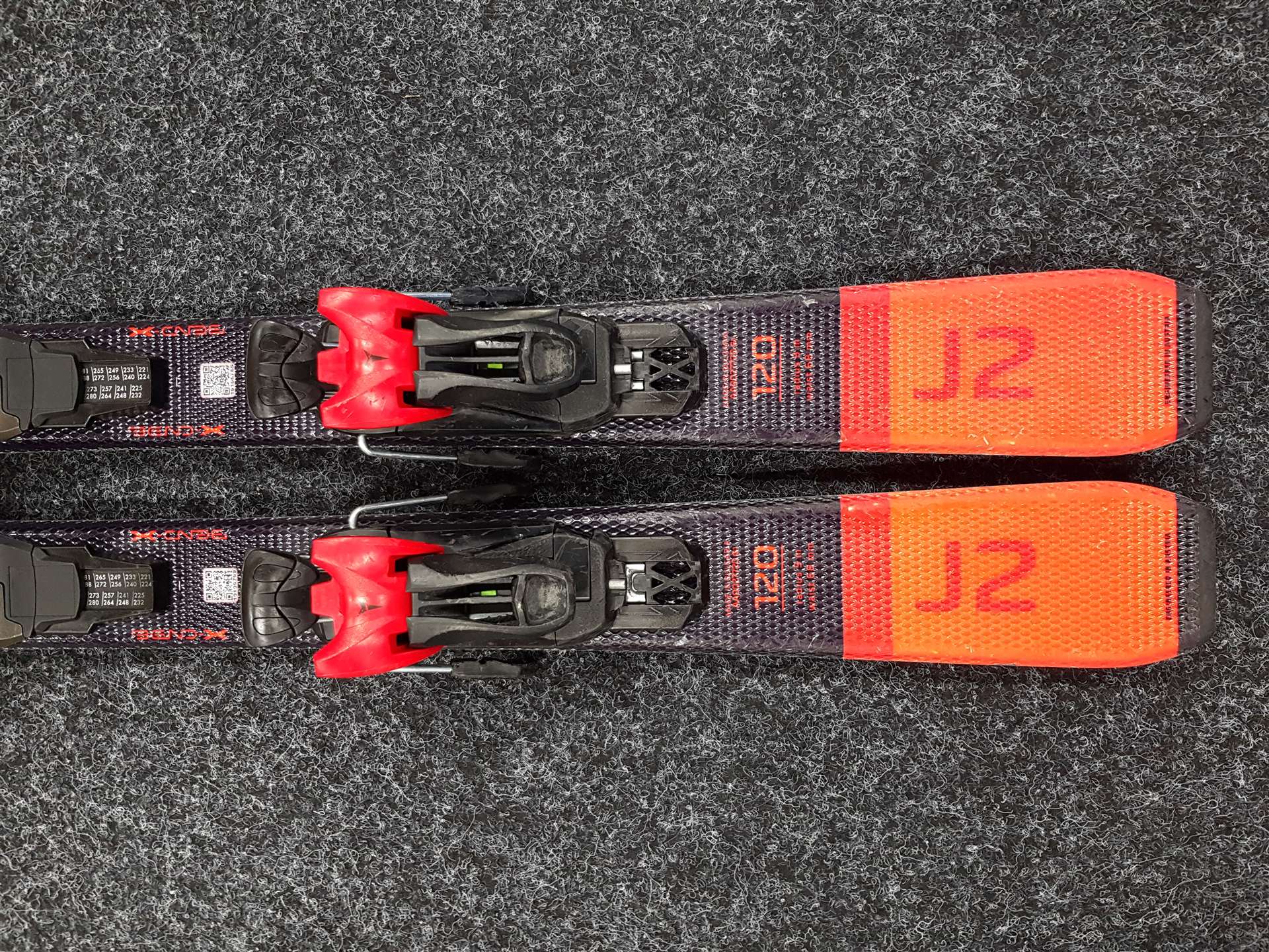 Gebrauchte Kinderski ATOMIC Redster J2 + Atomic C5 Bindungen