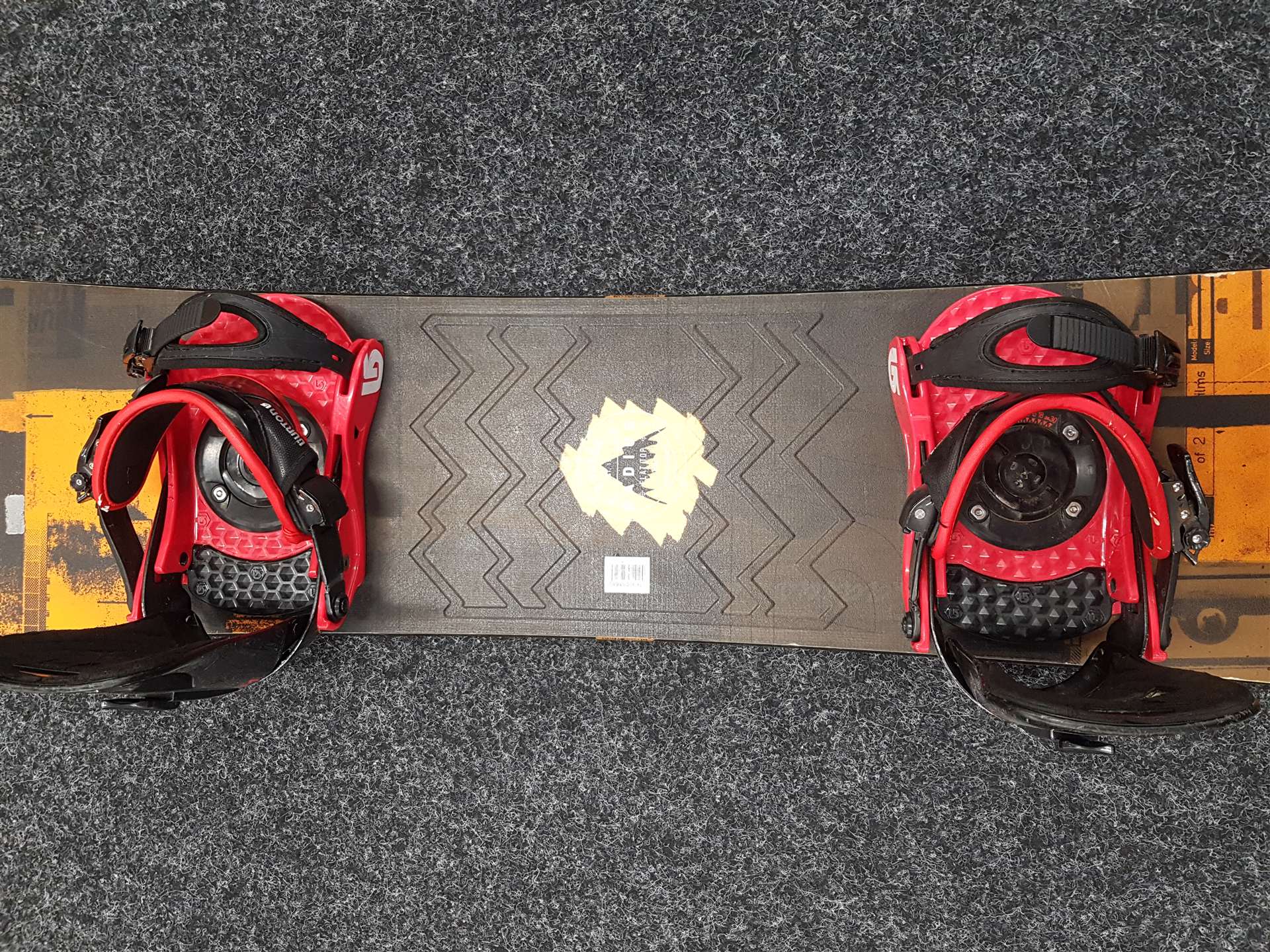 Gebrauchtes BURTON Radius Snowboard + Burton Bindungen Größe M