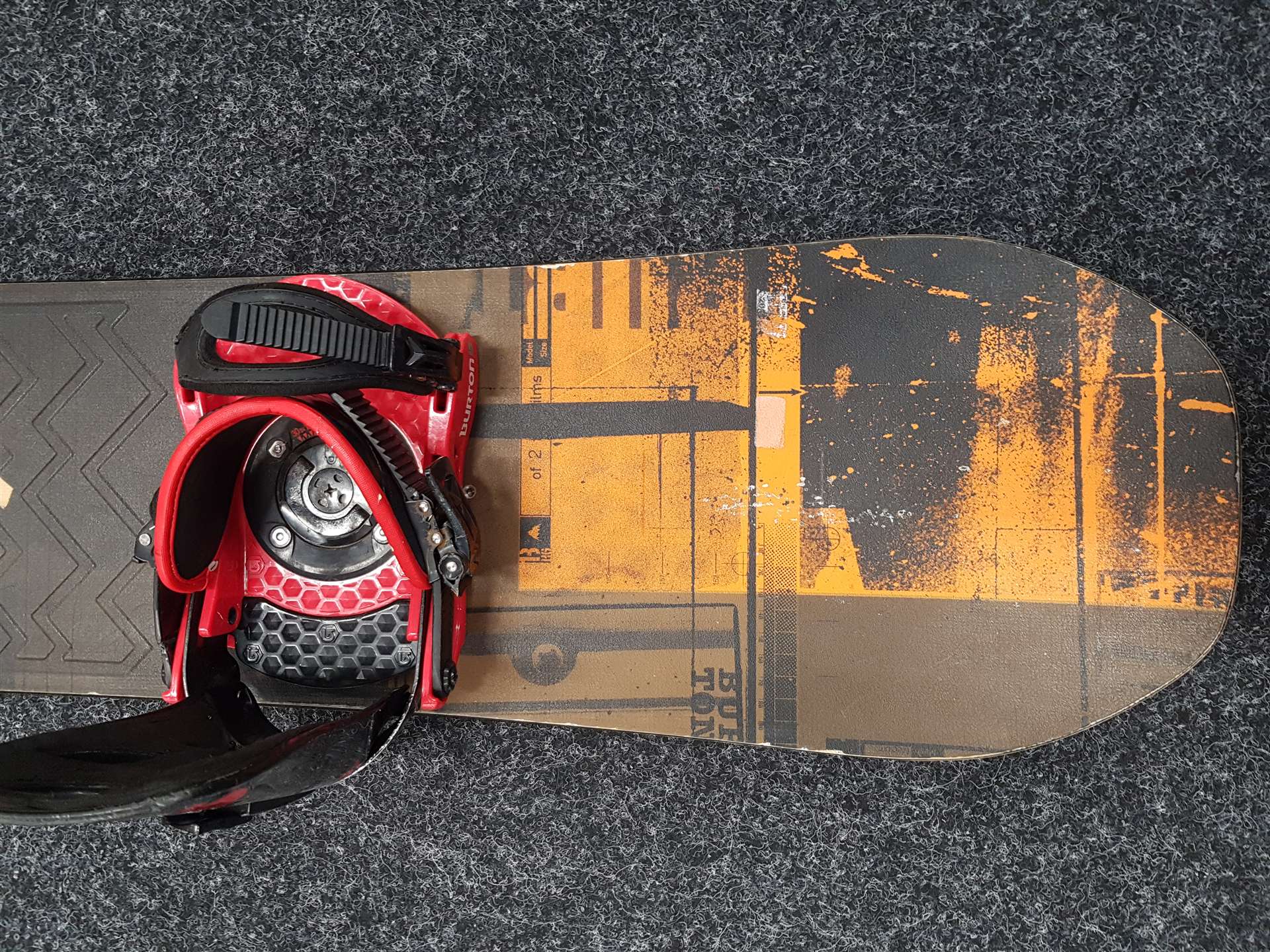 Gebrauchtes BURTON Radius Snowboard + Burton Bindungen Größe M