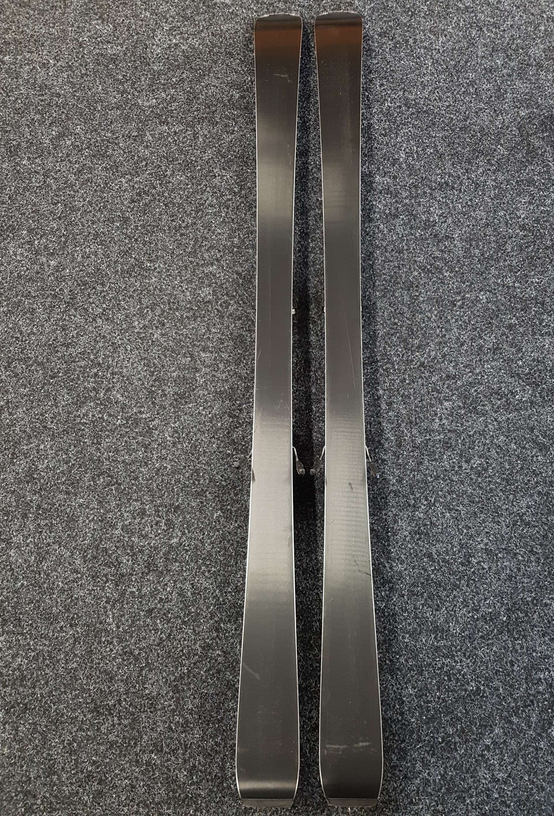 Esquís FISCHER XR Sportster usados + fijaciones Fischer RS 10