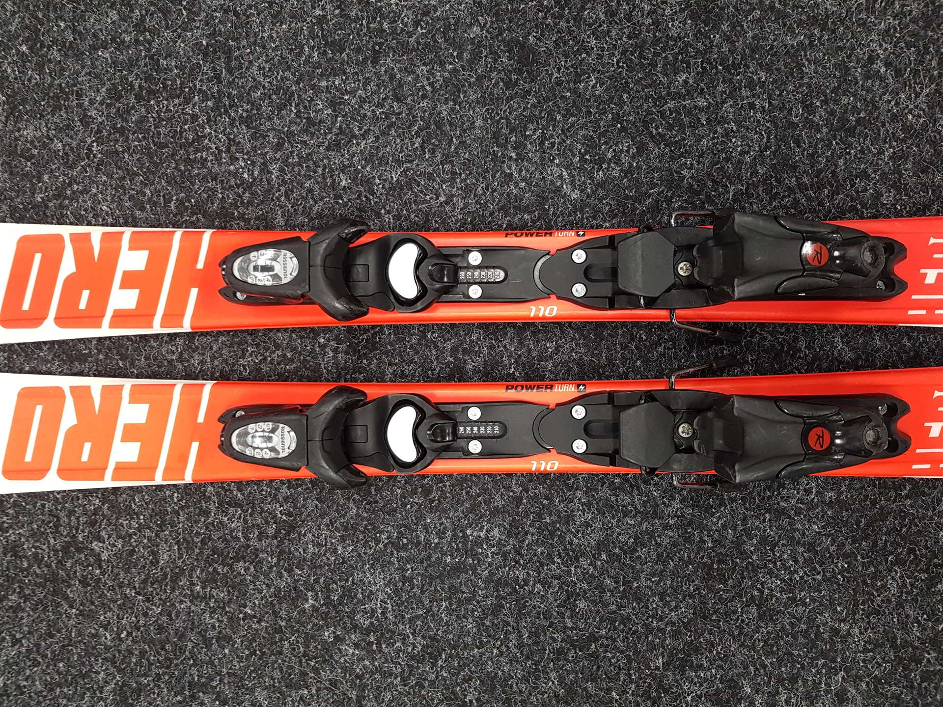 Sci da sci usati per bambini ROSSIGNOL HERO J + attacchi Rossignol Xelium 4.5