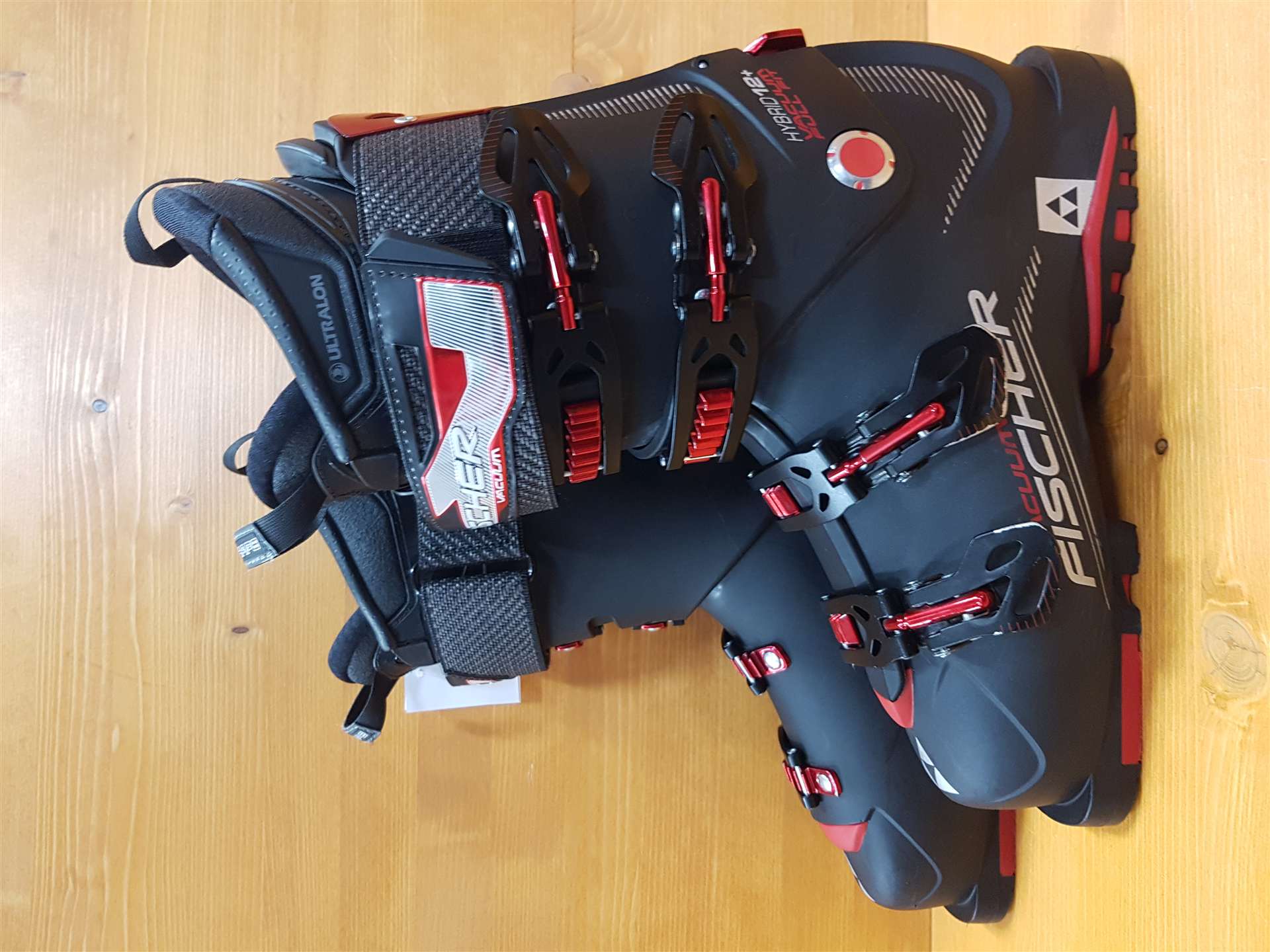 Clăpari de schi FISCHER Vacuum Hybrid 12+ second-hand