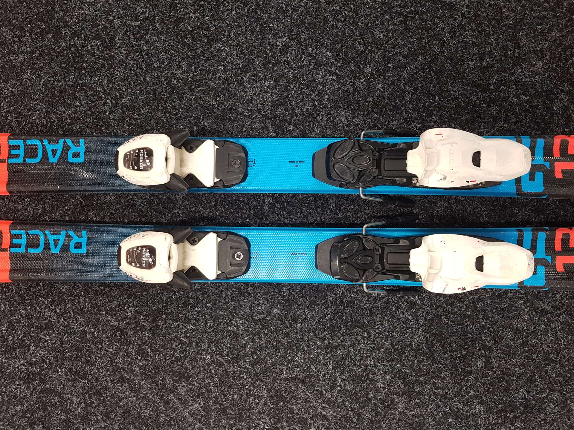 Sci da sci usati per bambini VOLKL Racetiger + attacchi Marker 4.5