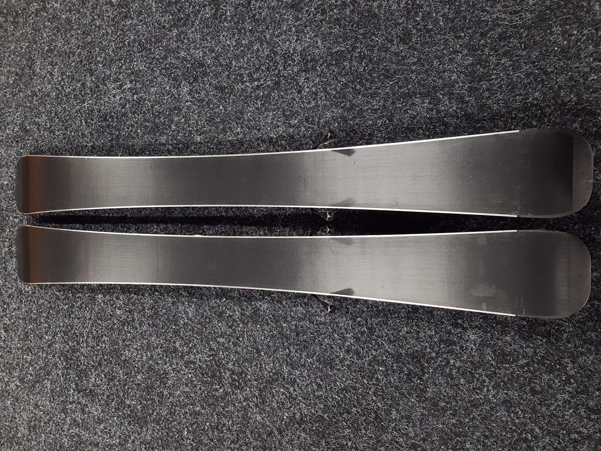 Použité detské lyže DYNASTAR Menace + viazanie Look 4.5