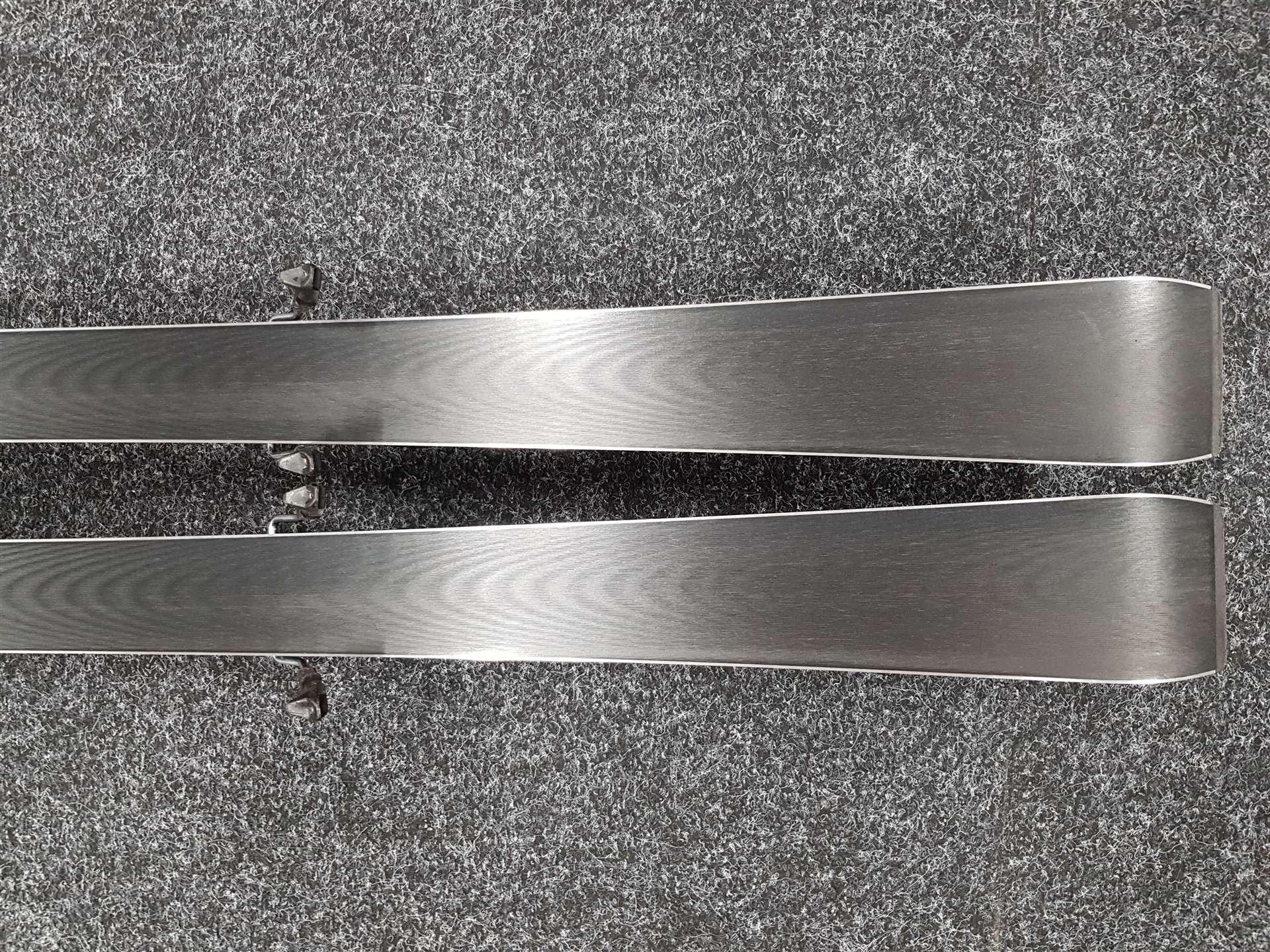 Gebrauchte ATOMIC Redster S7 Ski + Atomic M 12 Bindungen