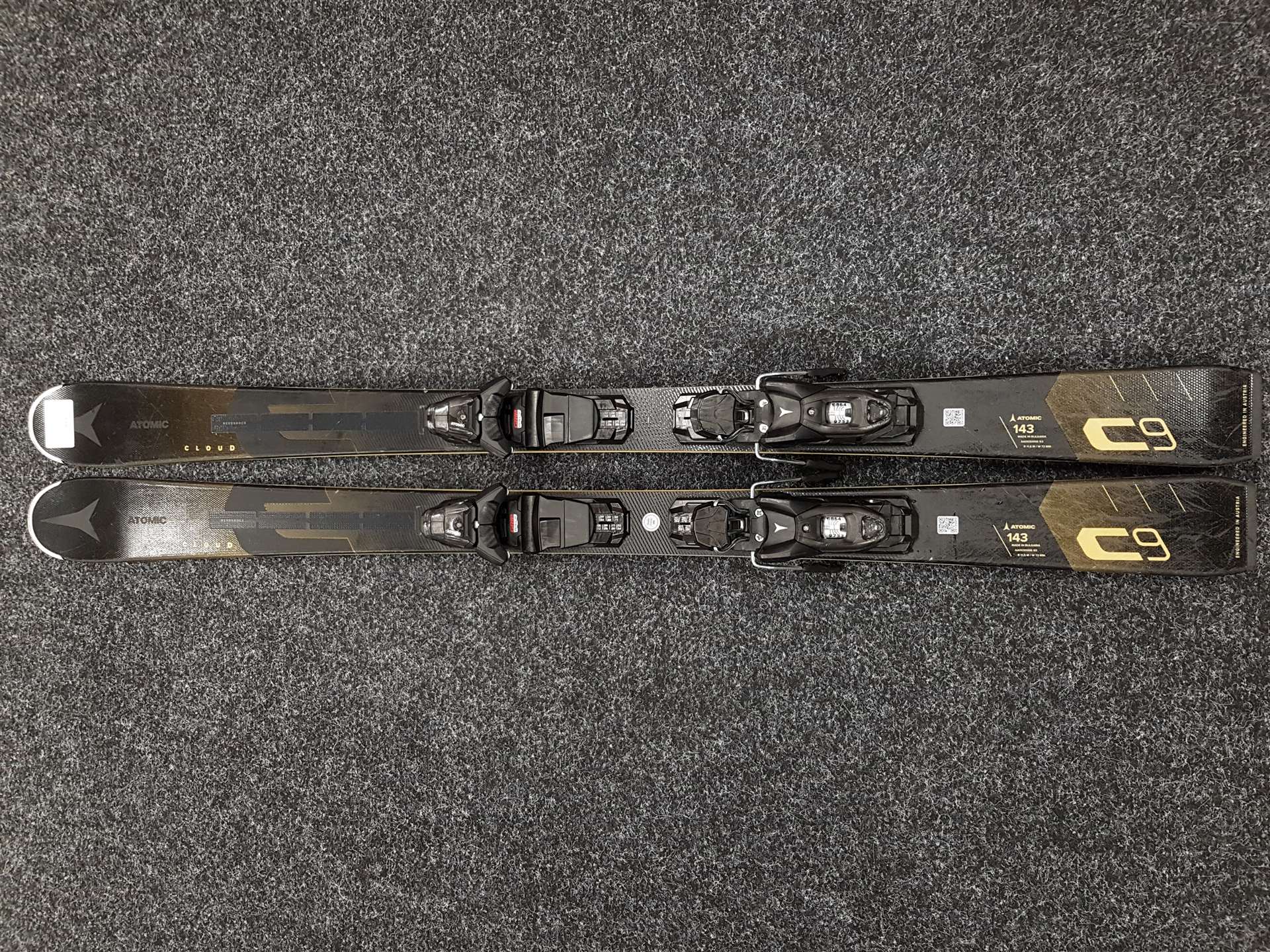 Gebrauchte ATOMIC Cloud C9 Ski + Atomic M 10 Bindungen