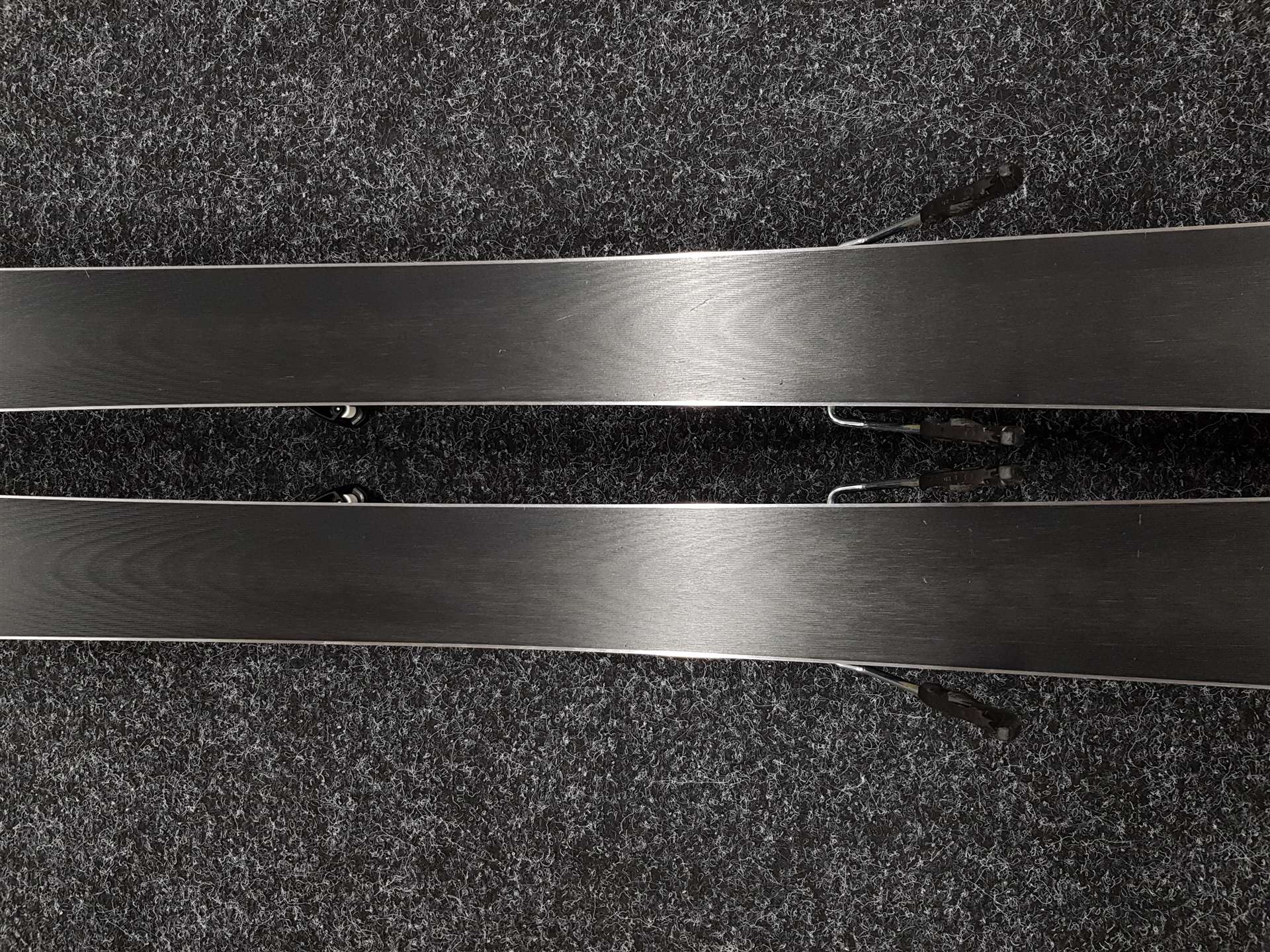 Gebrauchte ATOMIC Cloud C9 Ski + Atomic M 10 Bindungen
