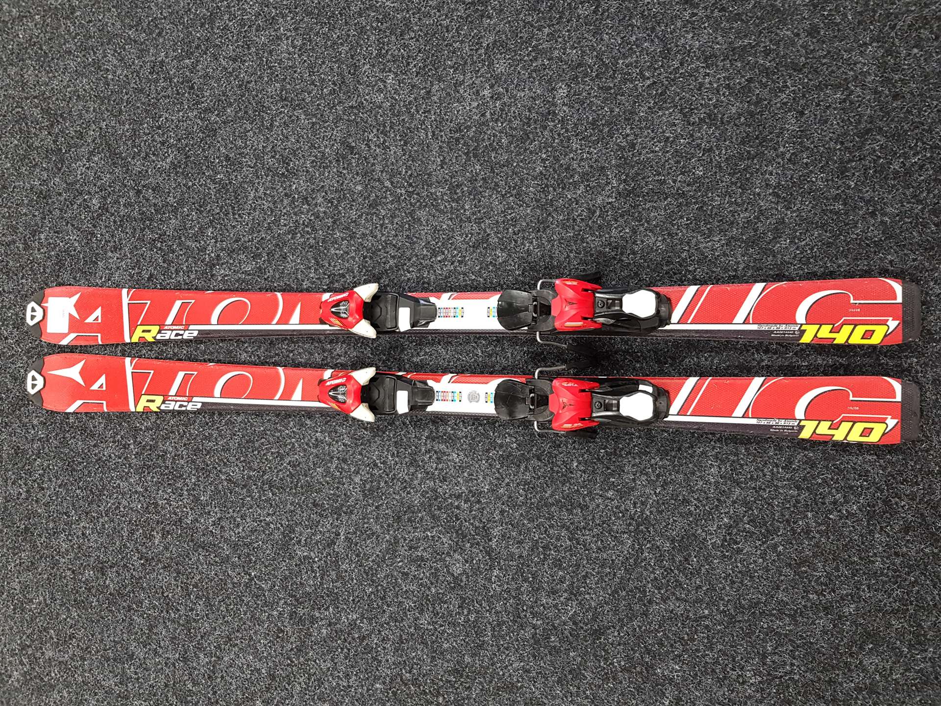 Rabljene smuči ATOMIC Race + vezi Atomic XTE 7