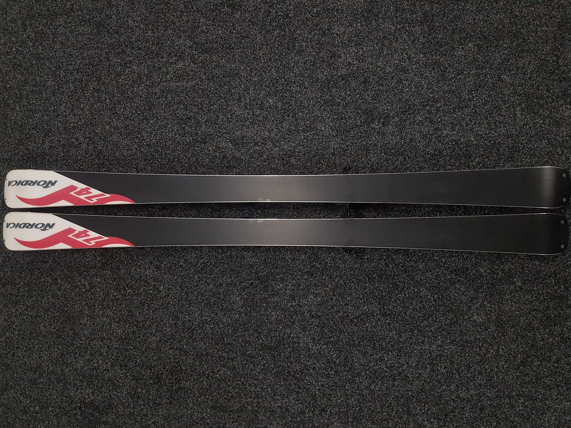 Bazárové lyže Nordica Eliminator