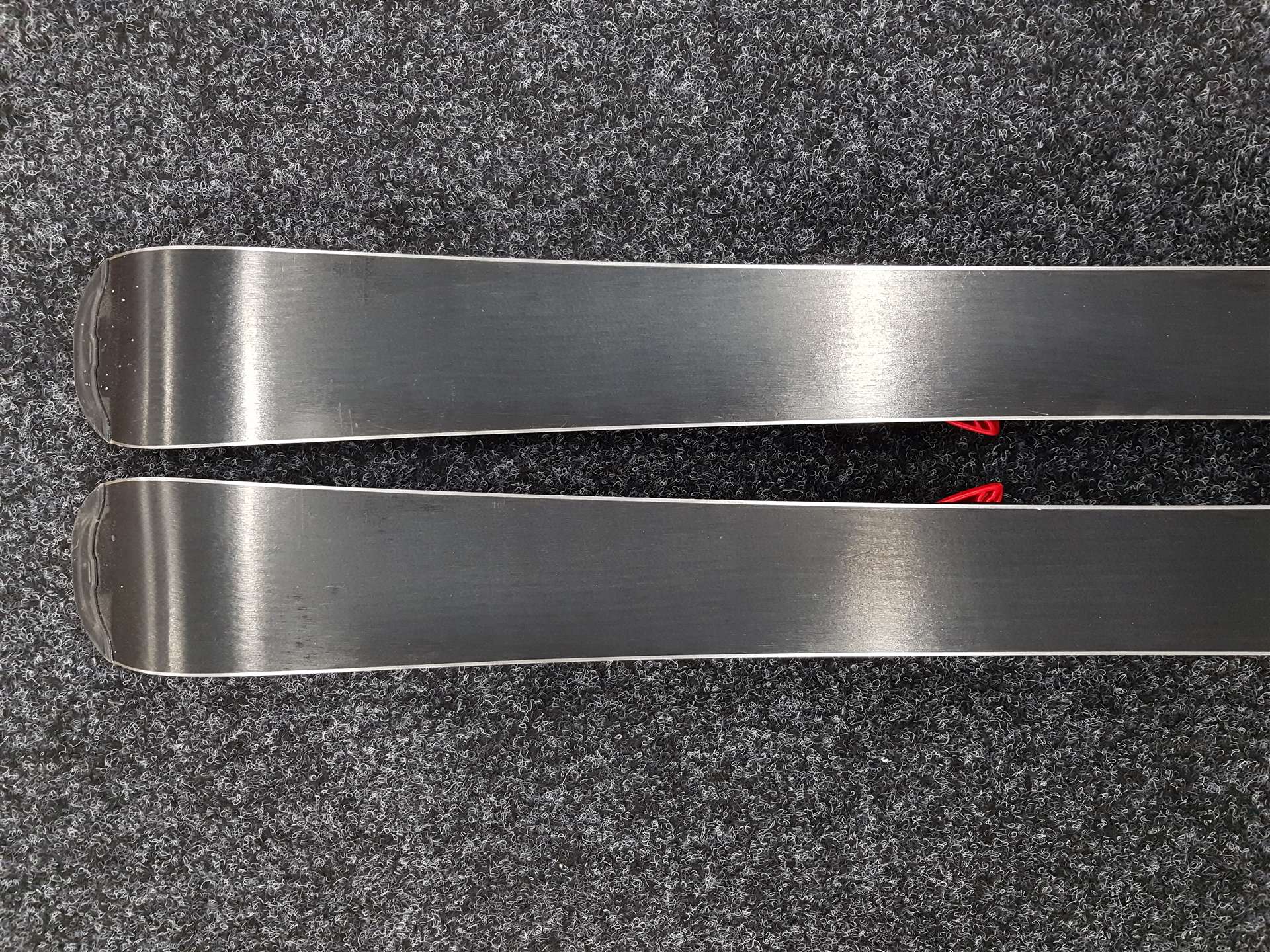 Použité dětské lyže ATOMIC Maverick + vázání Atomic C5