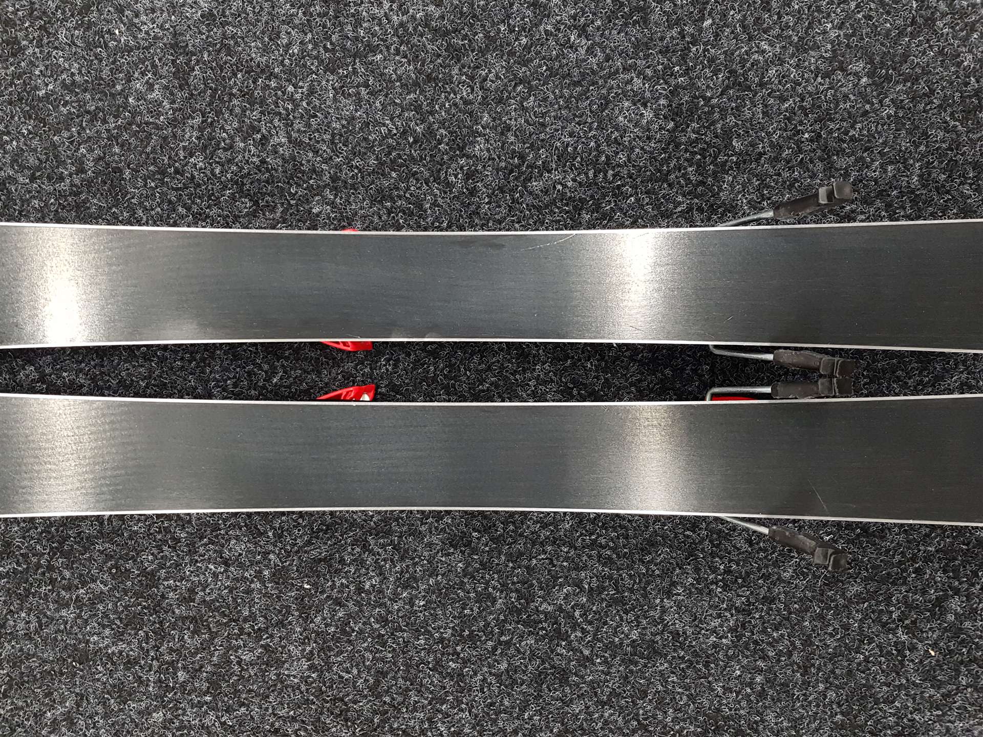 Použité dětské lyže ATOMIC Maverick + vázání Atomic C5