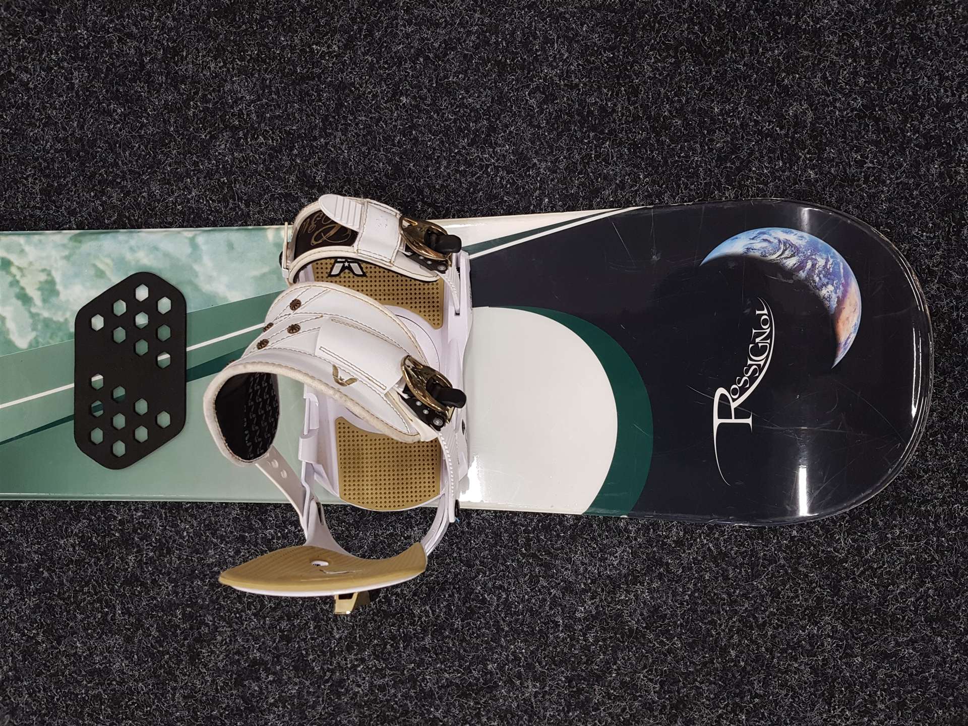 Gebrauchtes ROSSIGNOL Strato Wide Snowboard + Alpen Stern Bindungen Größe M/L