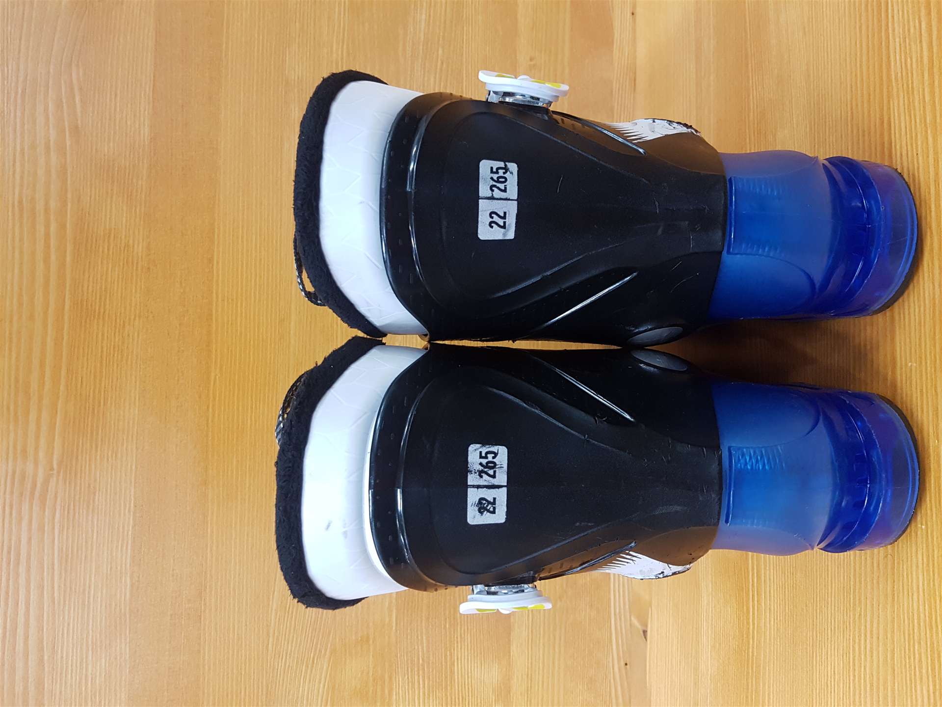 Gebrauchte SALOMON T3 Skischuhe