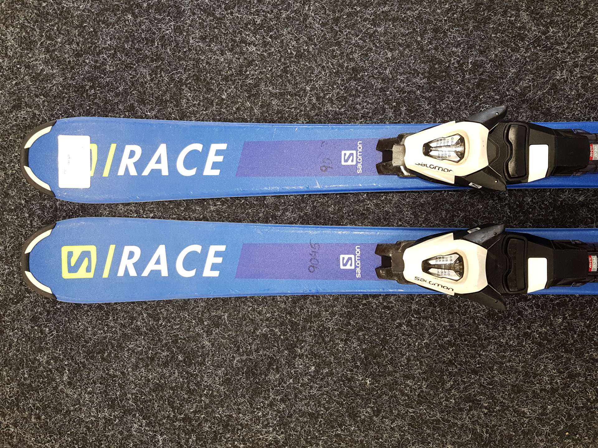 Skis enfant d'occasion SALOMON S/RACE + fixations Salomon 4.5