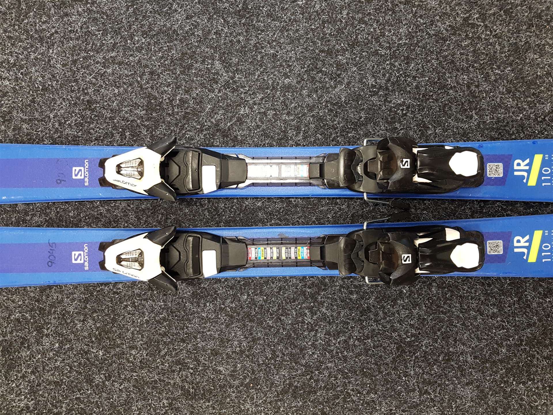 Skis enfant d'occasion SALOMON S/RACE + fixations Salomon 4.5