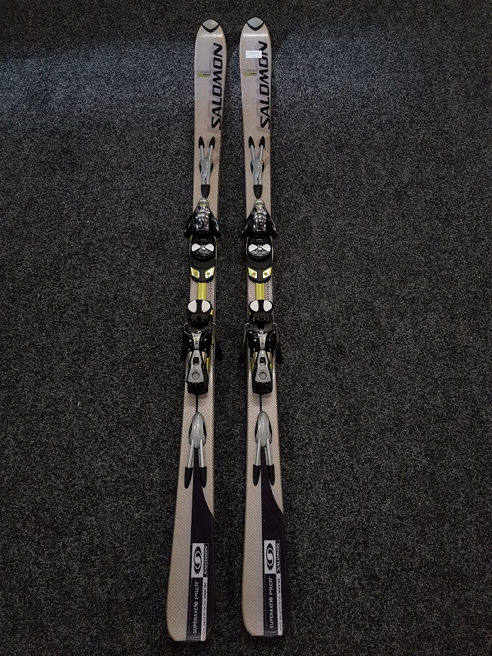 Bazárové lyže Salomon Super Axe 10 Pilot