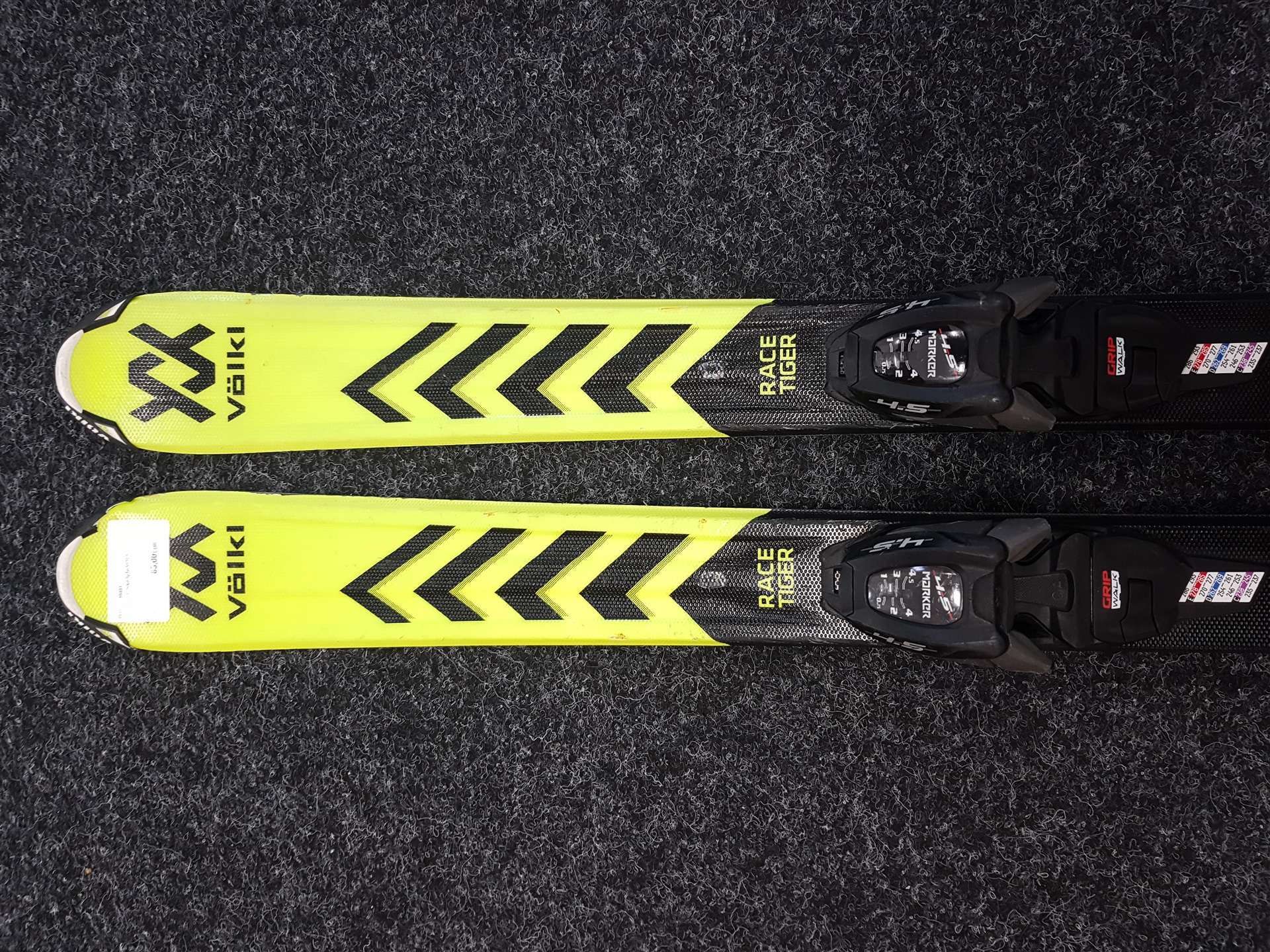 Použité dětské lyže VOLKL Racetiger JR 120 + vázání Marker 4,5