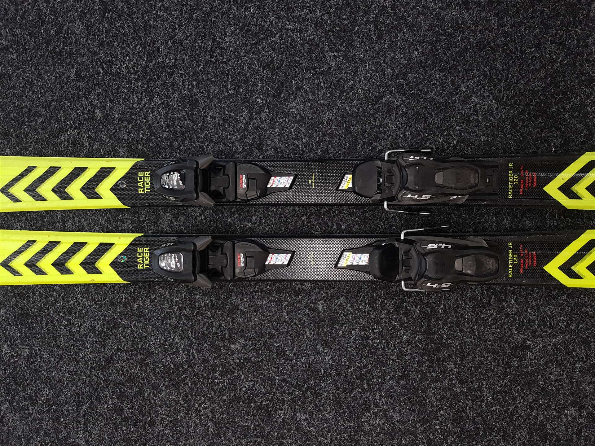 Použité dětské lyže VOLKL Racetiger JR 120 + vázání Marker 4,5