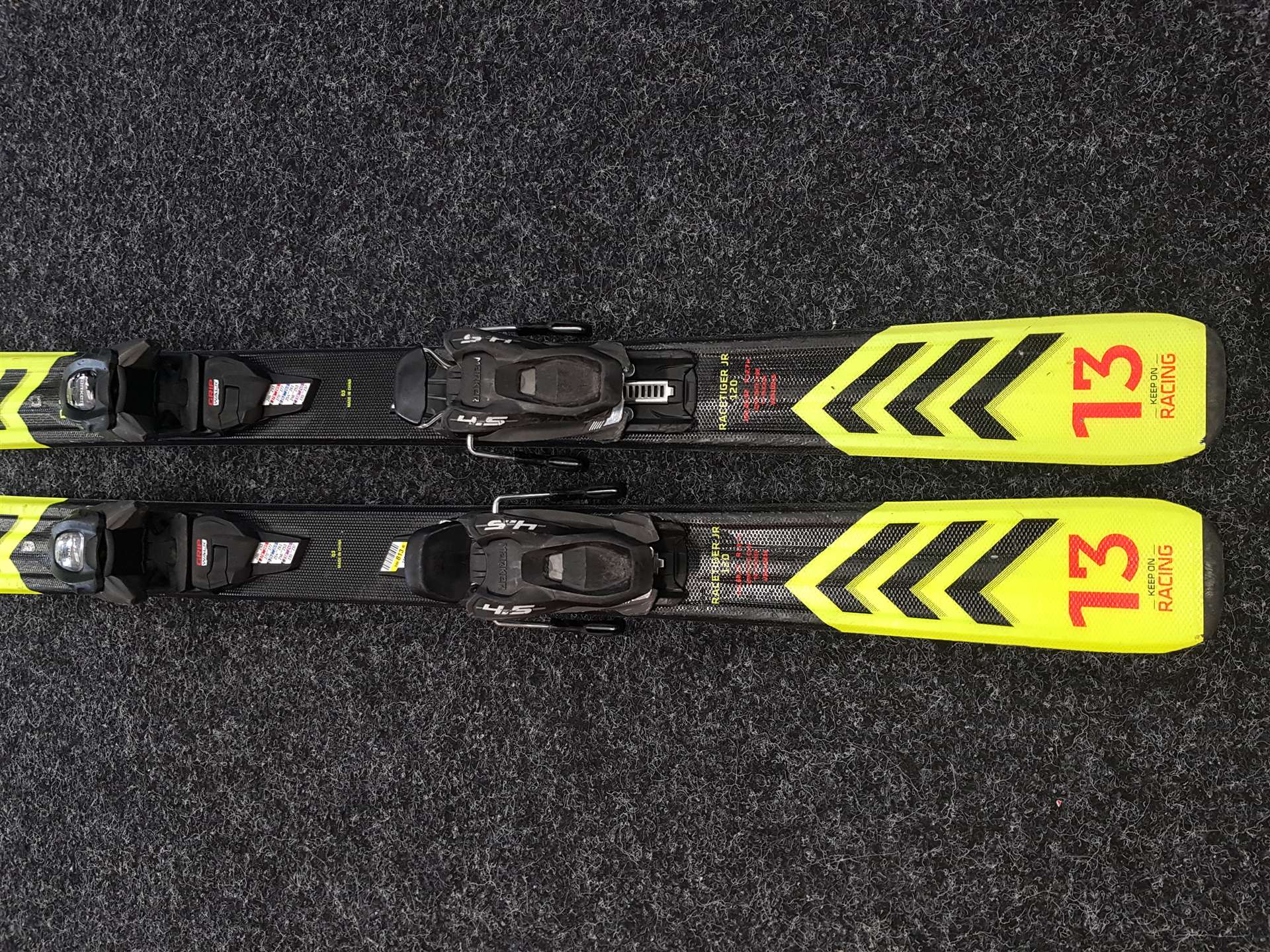 Použité dětské lyže VOLKL Racetiger JR 120 + vázání Marker 4,5