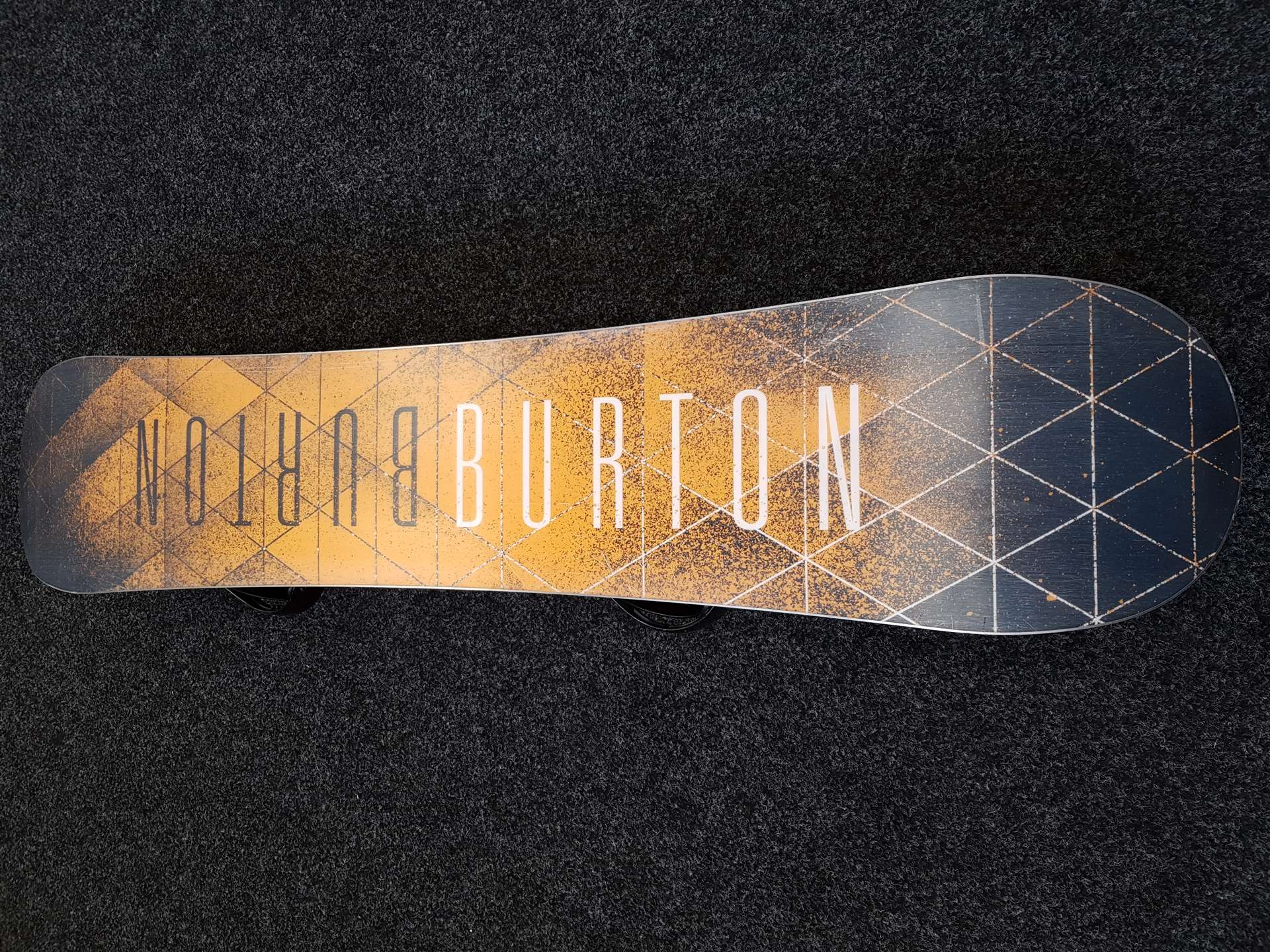 Snowboard usato BURTON LTR 140 + attacchi Burton taglia M