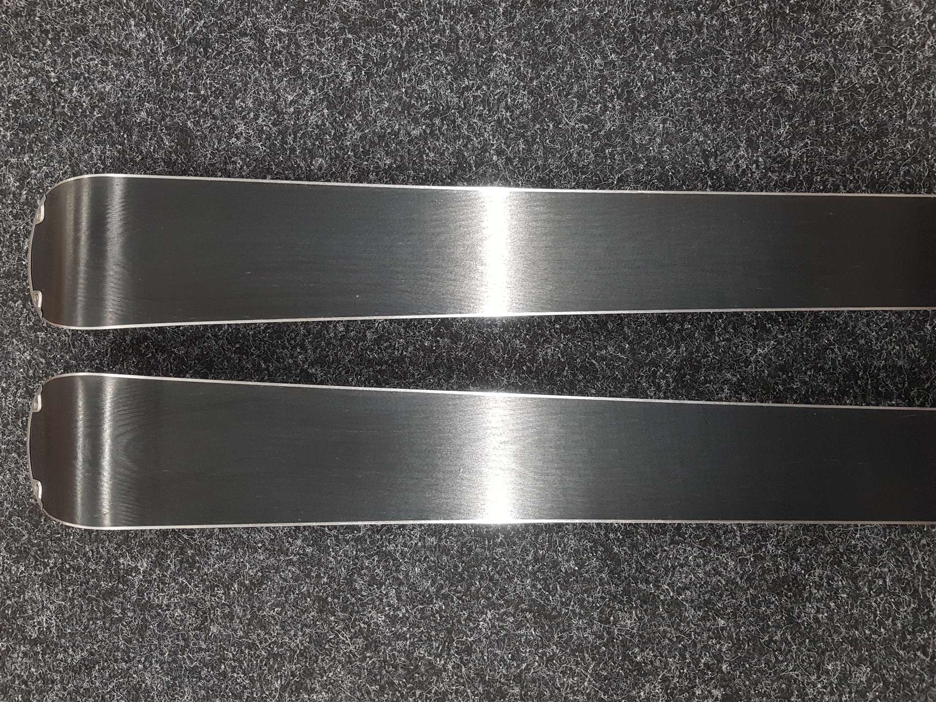 Esquís usados ELAN Element 74 + fijaciones Elan EL 10