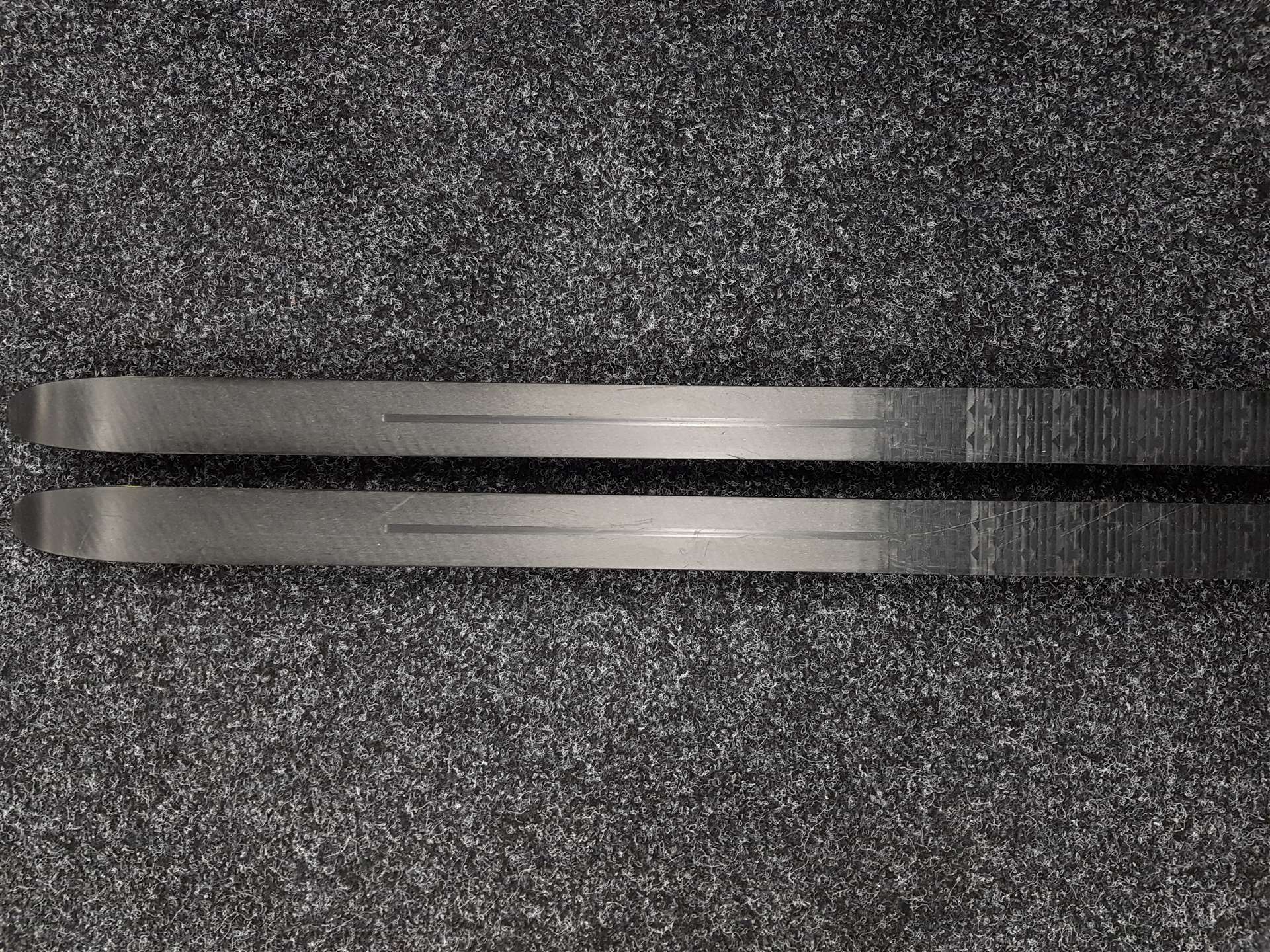 Schiuri de fond Fischer XC Super Elite Crown folosite + legături Fischer NNN