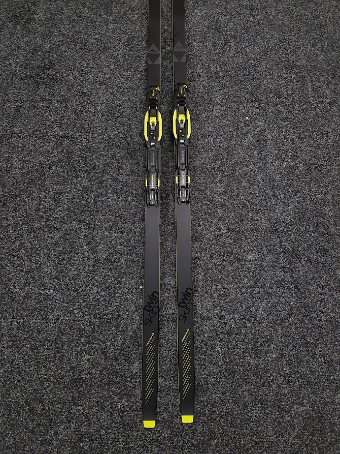 Skis de fond Fischer Twin Skin Race + fixations Fischer NNN