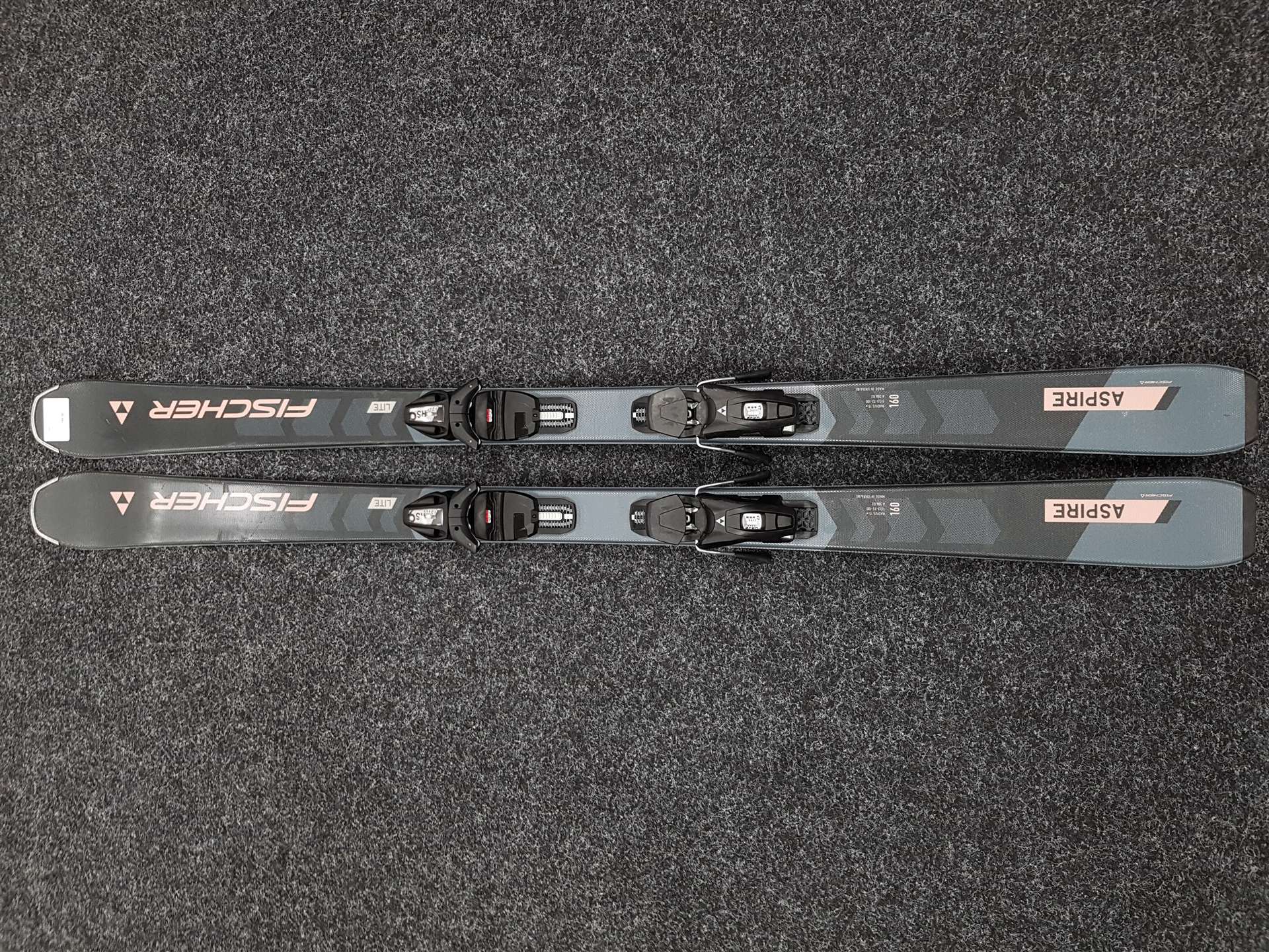 Skis FISCHER Aspire d'occasion + fixations Fischer RS 9
