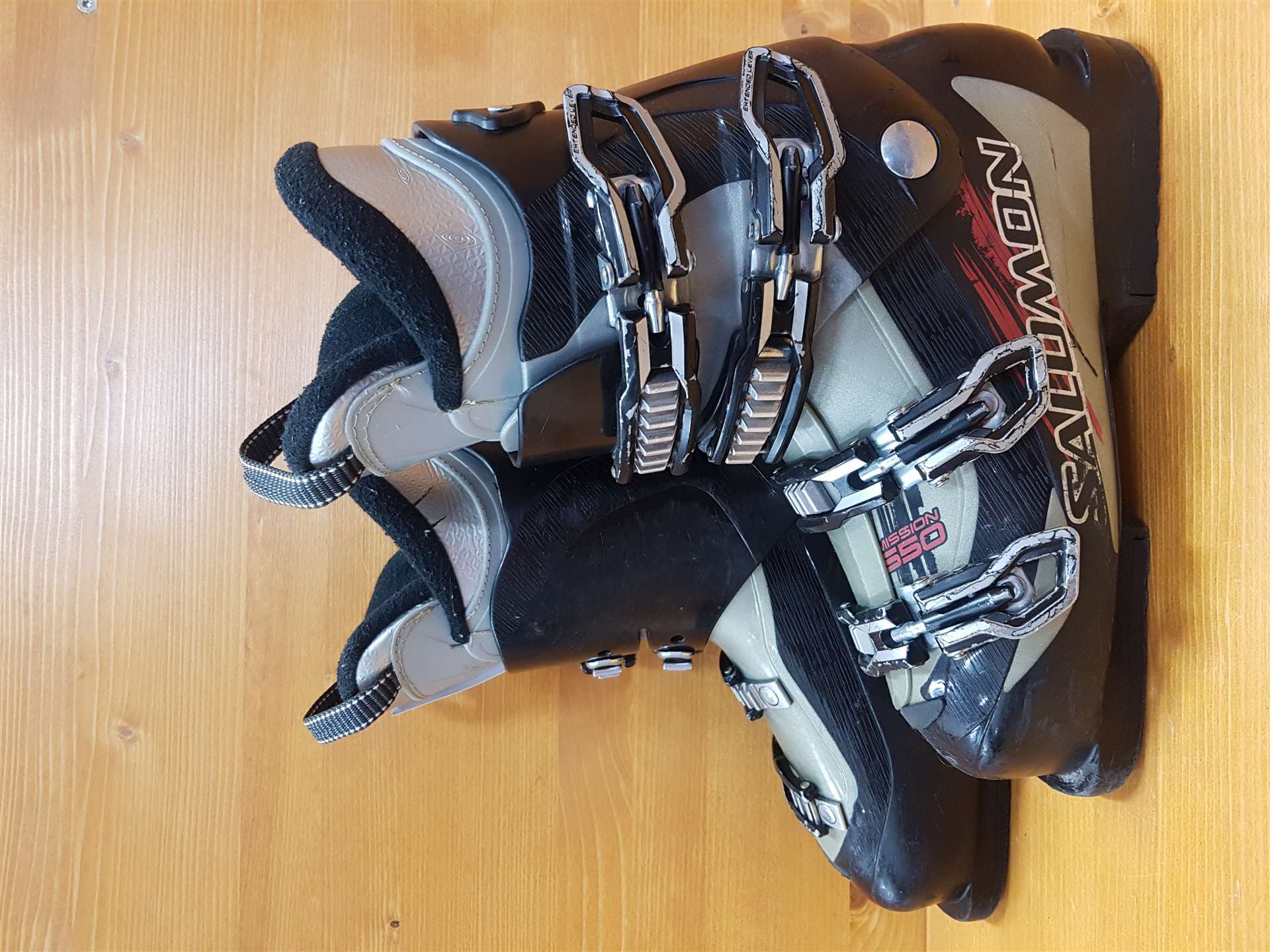 Gebrauchte Skischuhe SALOMON Mission 550