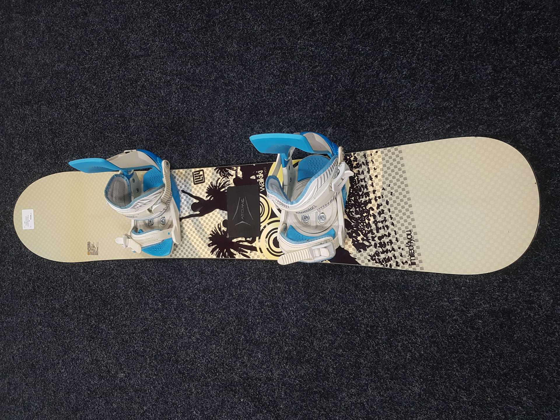 Snowboard Limited4you Waikiki d'occasion + fixations Atomic, taille M/L