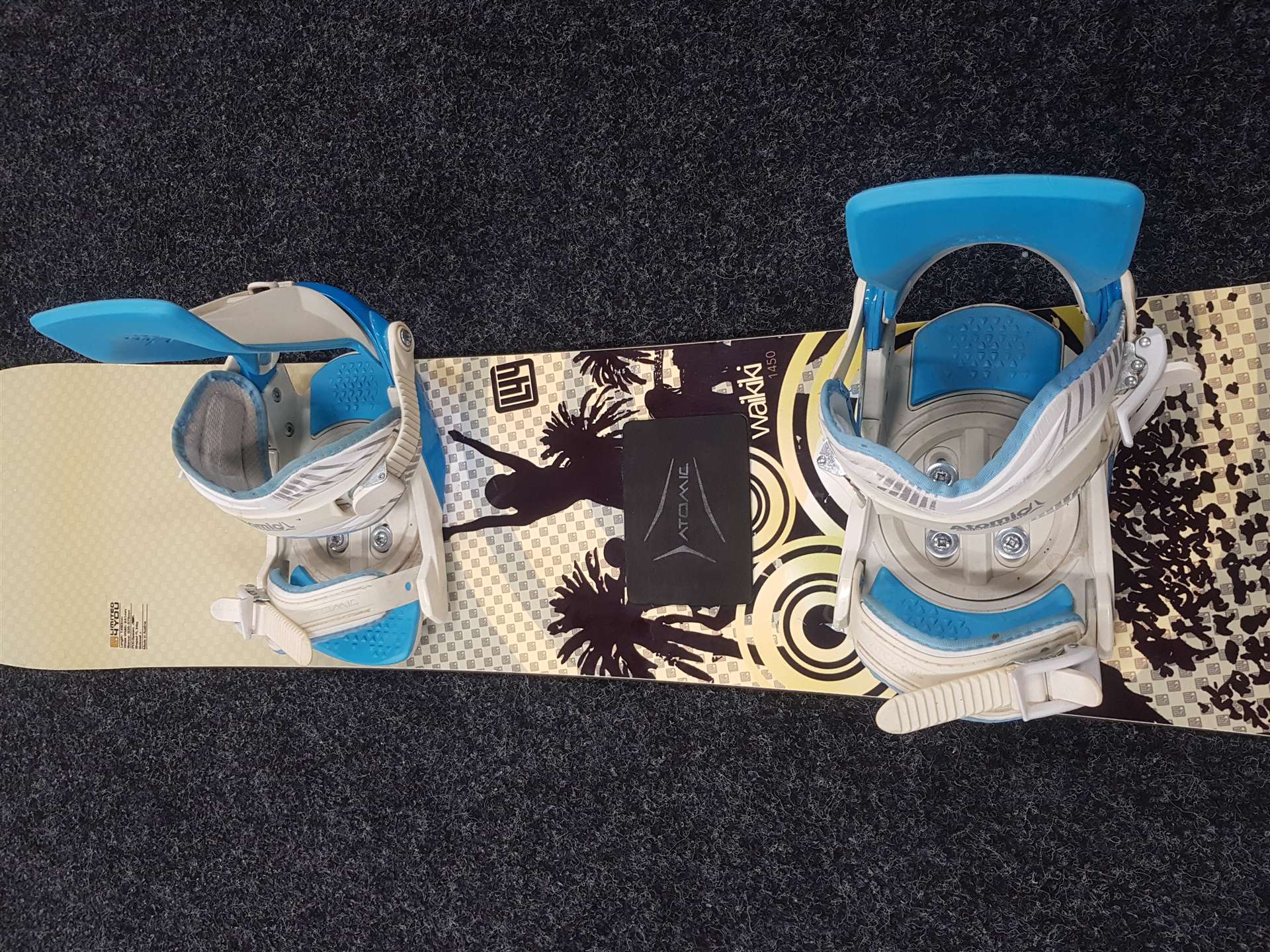 Snowboard Limited4you Waikiki d'occasion + fixations Atomic, taille M/L