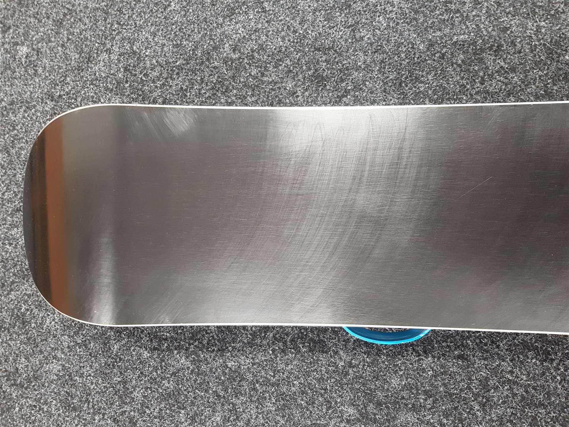 Snowboard Limited4you Waikiki d'occasion + fixations Atomic, taille M/L