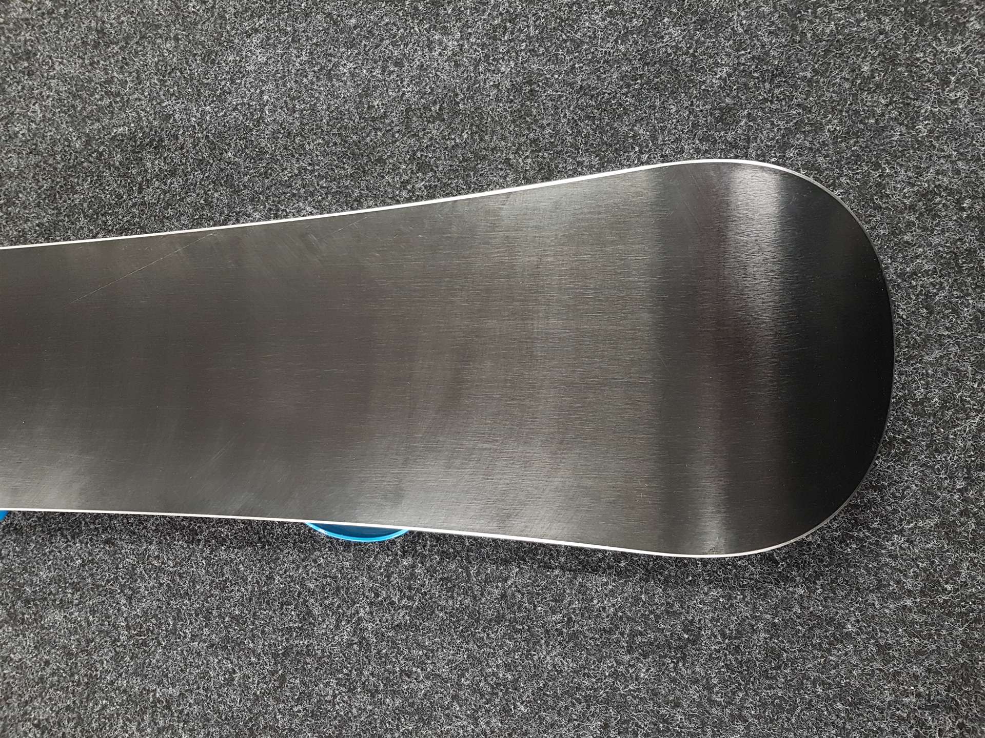 Snowboard Limited4you Waikiki d'occasion + fixations Atomic, taille M/L