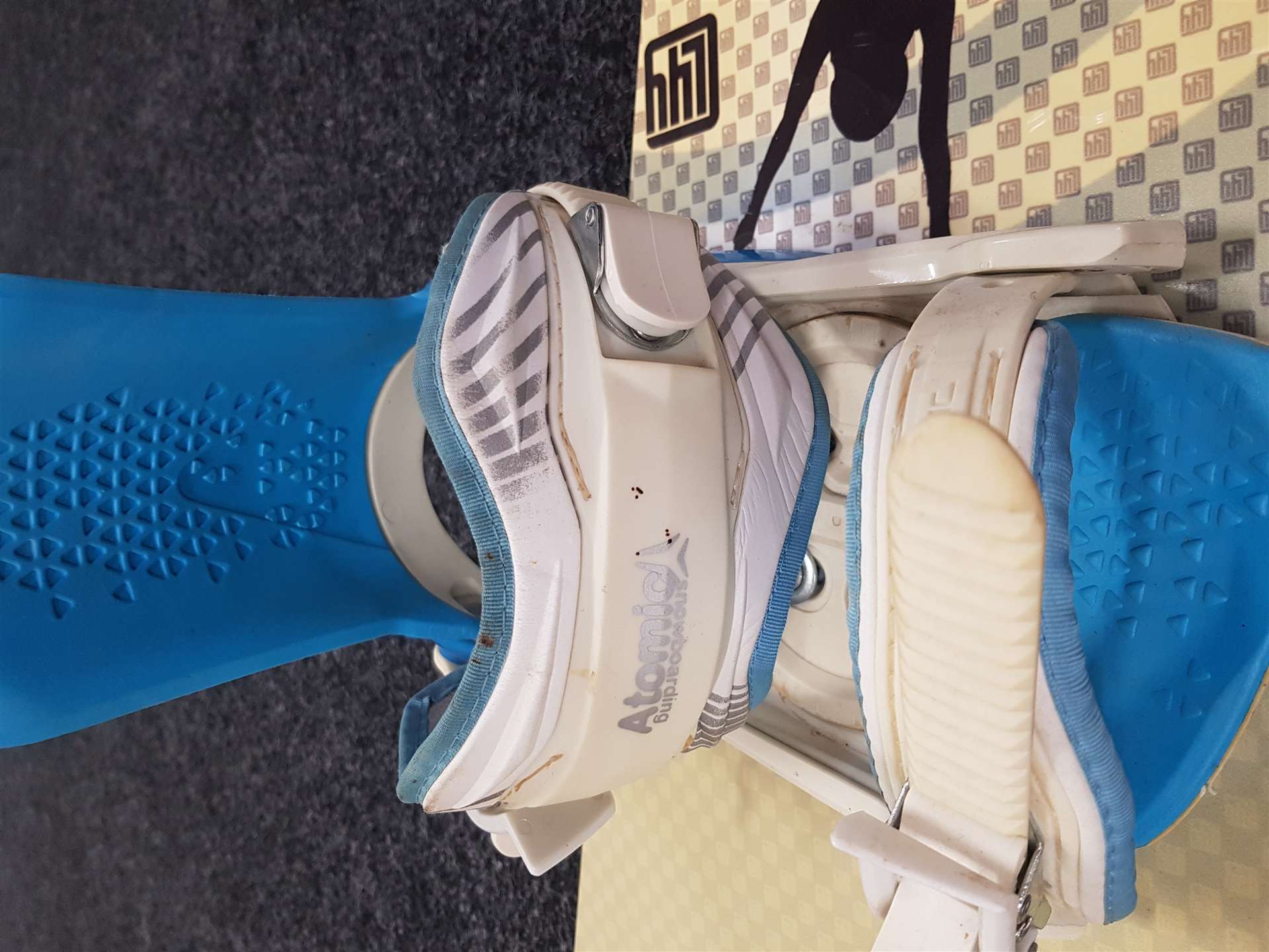 Snowboard Limited4you Waikiki d'occasion + fixations Atomic, taille M/L