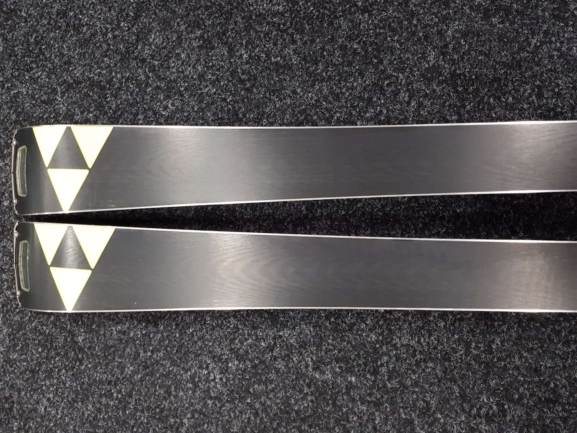 Skis FISCHER RC4 SC d'occasion + fixations Fischer Z12