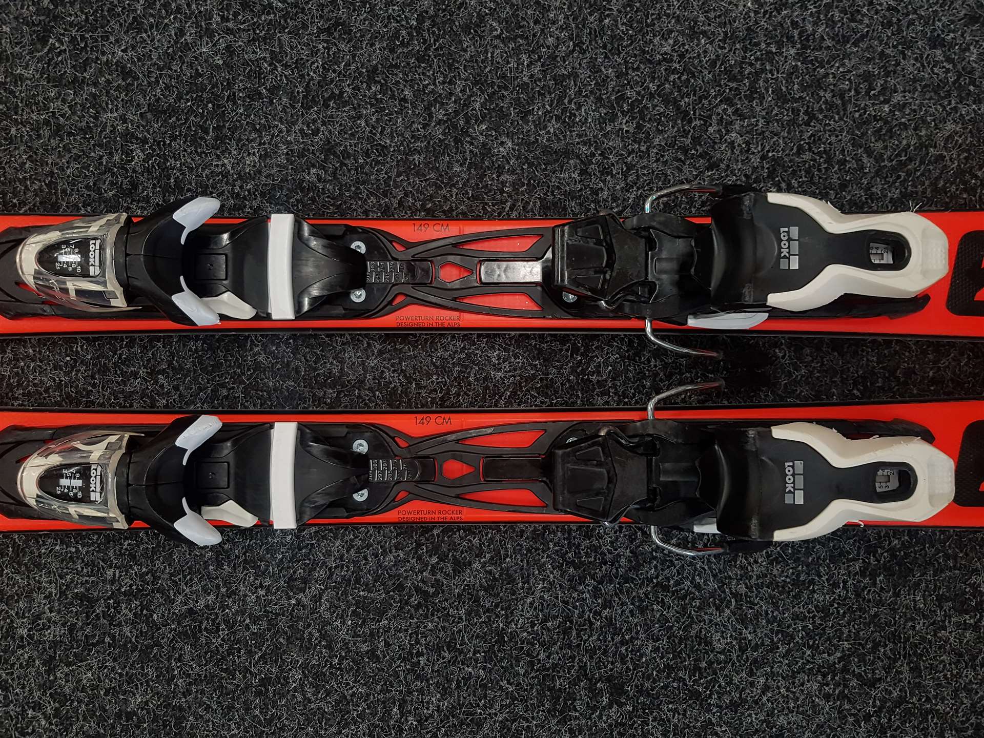 Bazárové lyže Rossignol Pursuit P100