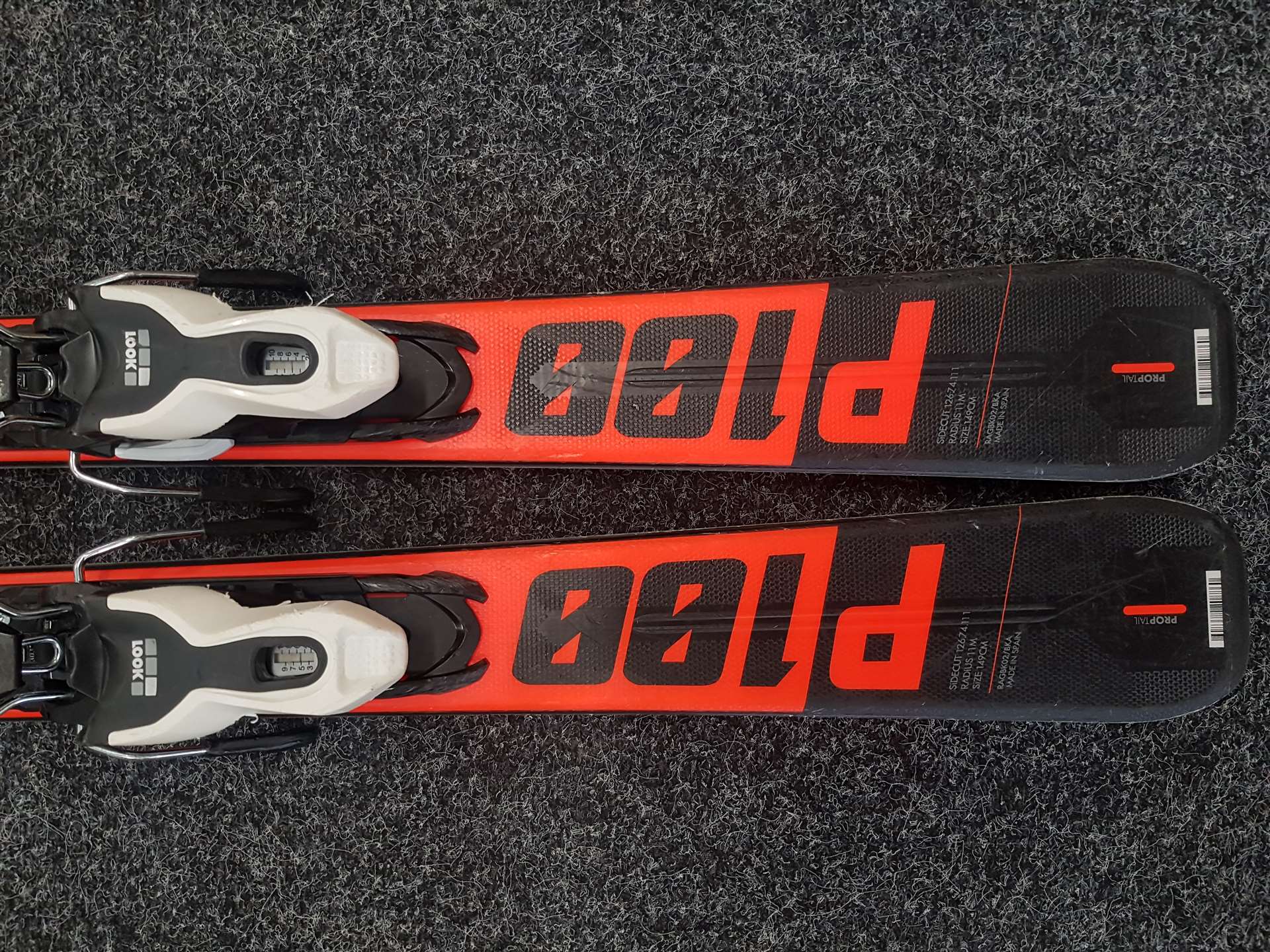 Bazárové lyže Rossignol Pursuit P100